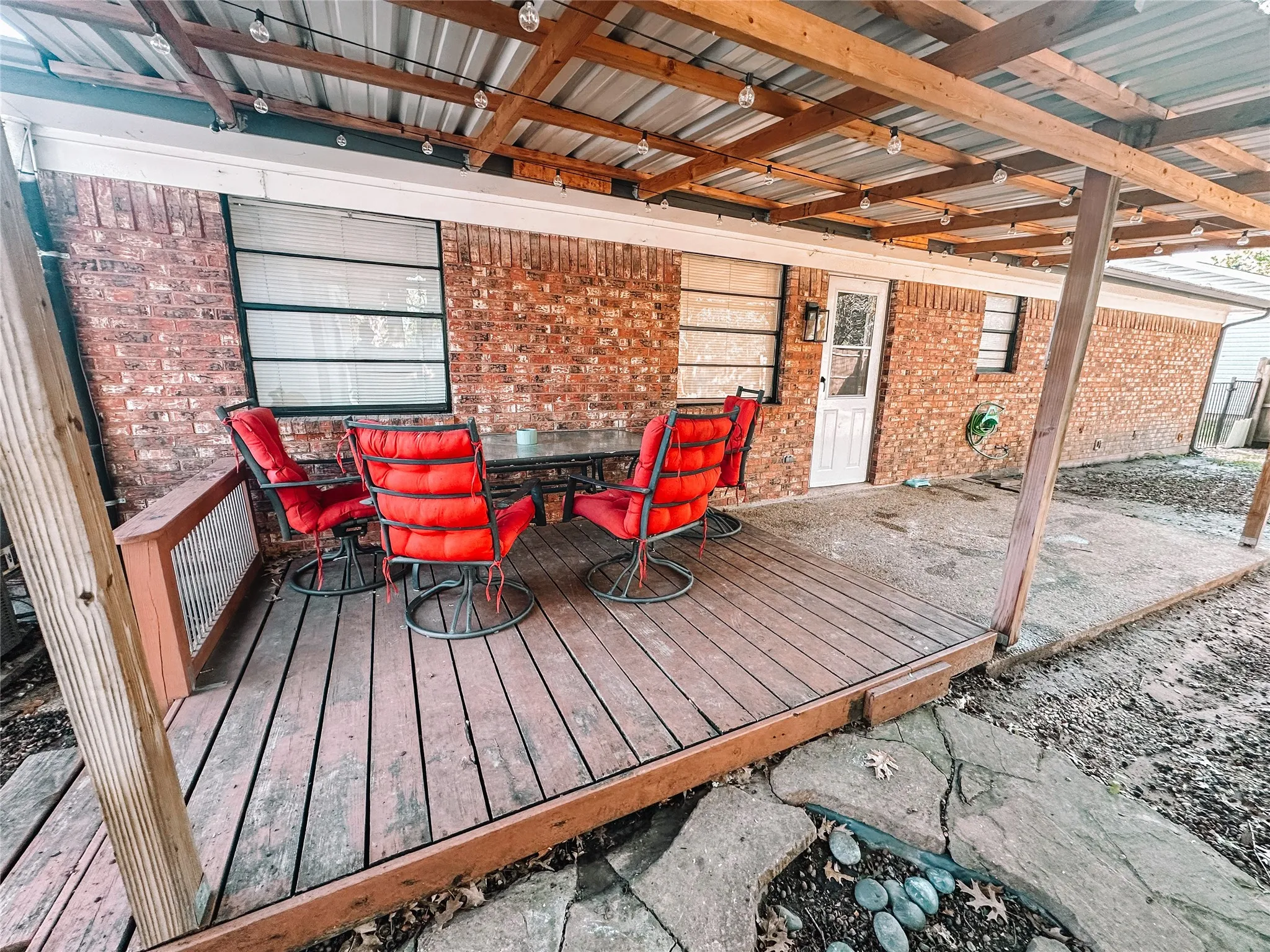 Single Family Residence For Sale in Kaufman County , 116 Gantt Street, Terrell, Texas 75160, 3 Bedroom, 2 Bathroom, 1 Garage spaces, 1,266 Sqft, built in 1972, mls#21331282, Real Estate Agent in Terrell, Homes For Sale in Kaufman county, Homes For Sale in Terrell, Realtor in Terrell Texas, Real Estate Brokerage Independent Realty Texas, Luminita Cordes Realtor