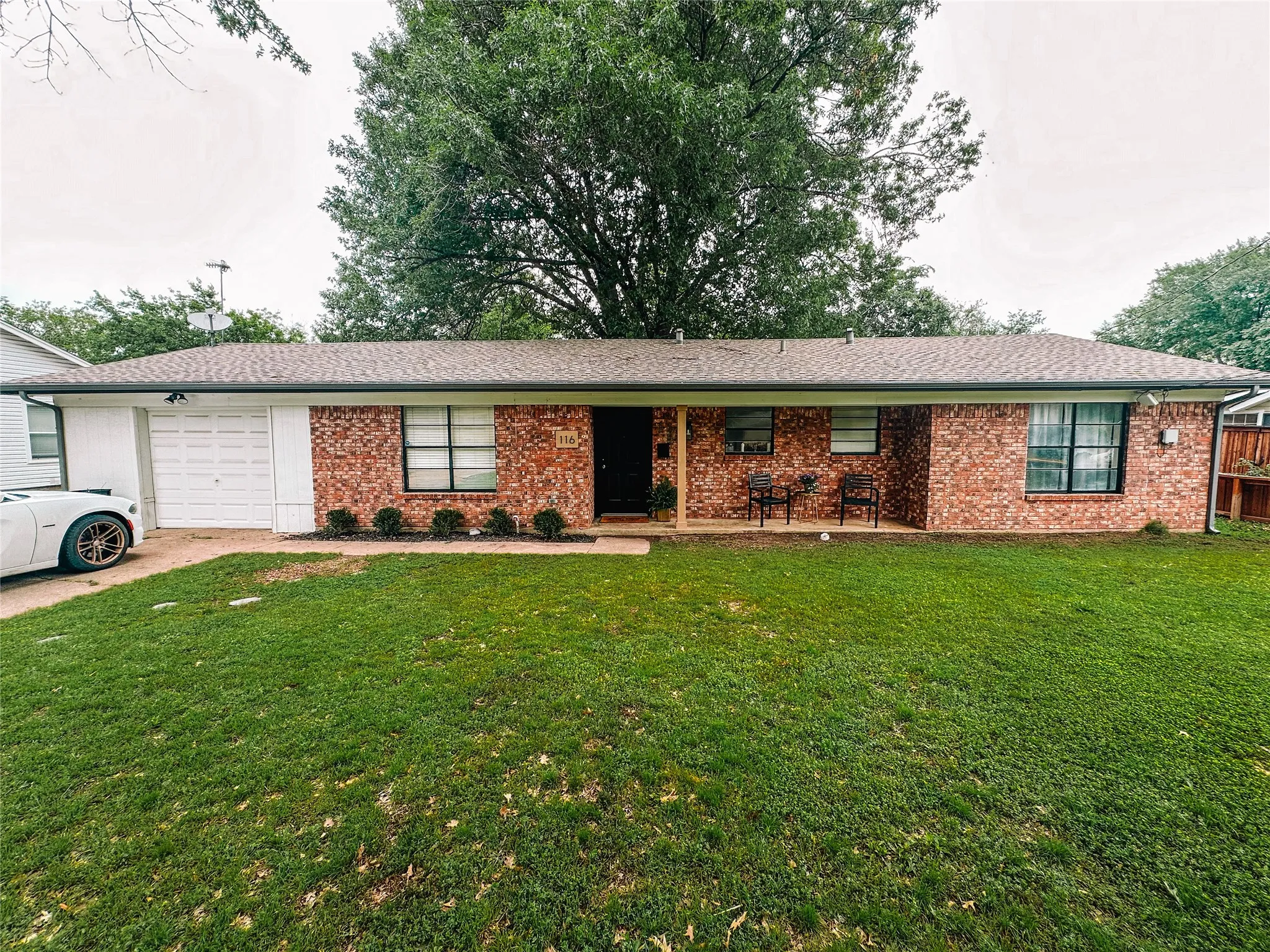 Single Family Residence For Sale in Kaufman County , 116 Gantt Street, Terrell, Texas 75160, 3 Bedroom, 2 Bathroom, 1 Garage spaces, 1,266 Sqft, built in 1972, mls#21331282, Real Estate Agent in Terrell, Homes For Sale in Kaufman county, Homes For Sale in Terrell, Realtor in Terrell Texas, Real Estate Brokerage Independent Realty Texas, Luminita Cordes Realtor