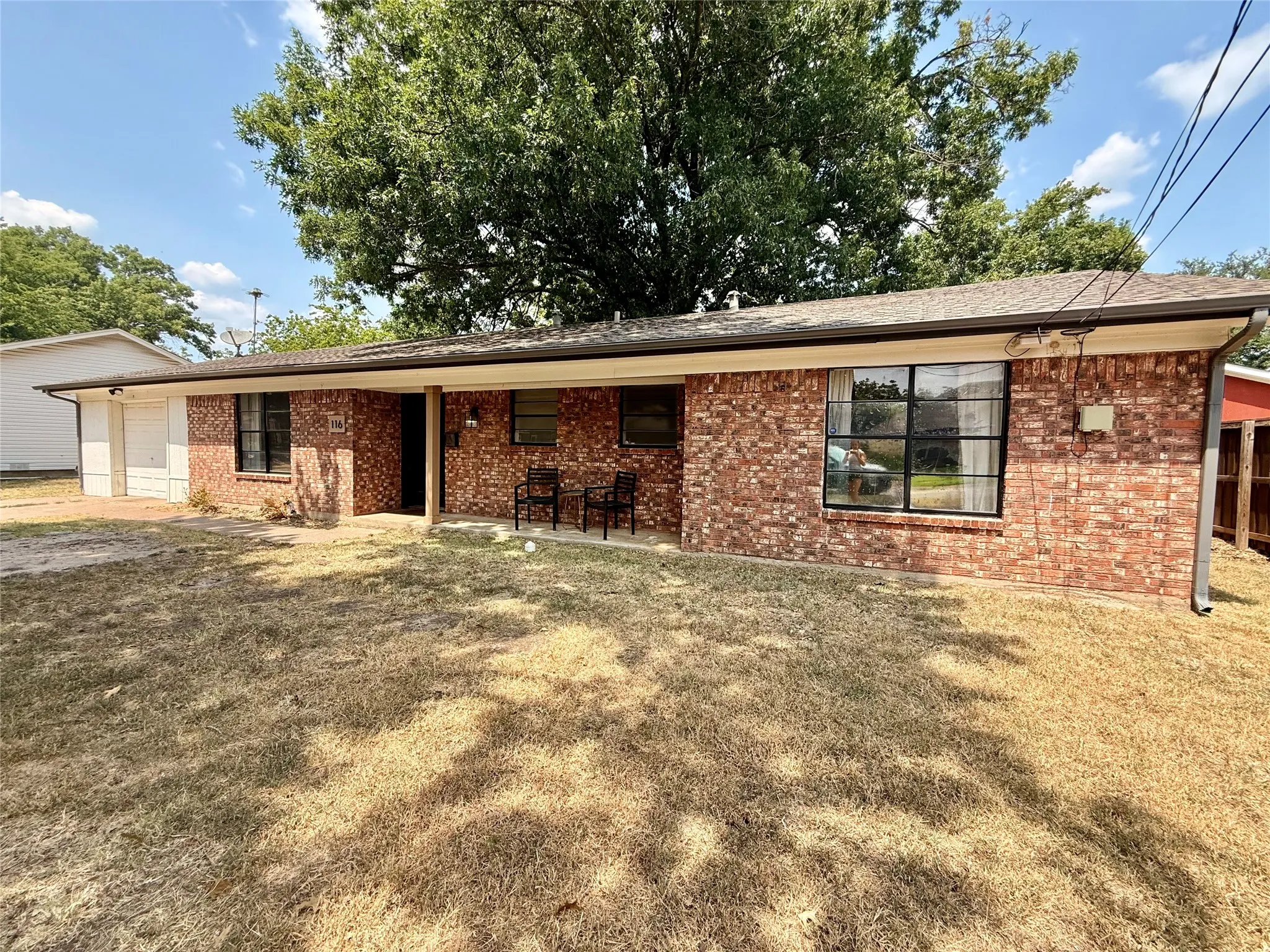Single Family Residence For Sale in Kaufman County , 116 Gantt Street, Terrell, Texas 75160, 3 Bedroom, 2 Bathroom, 1 Garage spaces, 1,266 Sqft, built in 1972, mls#21331282, Real Estate Agent in Terrell, Homes For Sale in Kaufman county, Homes For Sale in Terrell, Realtor in Terrell Texas, Real Estate Brokerage Independent Realty Texas, Luminita Cordes Realtor