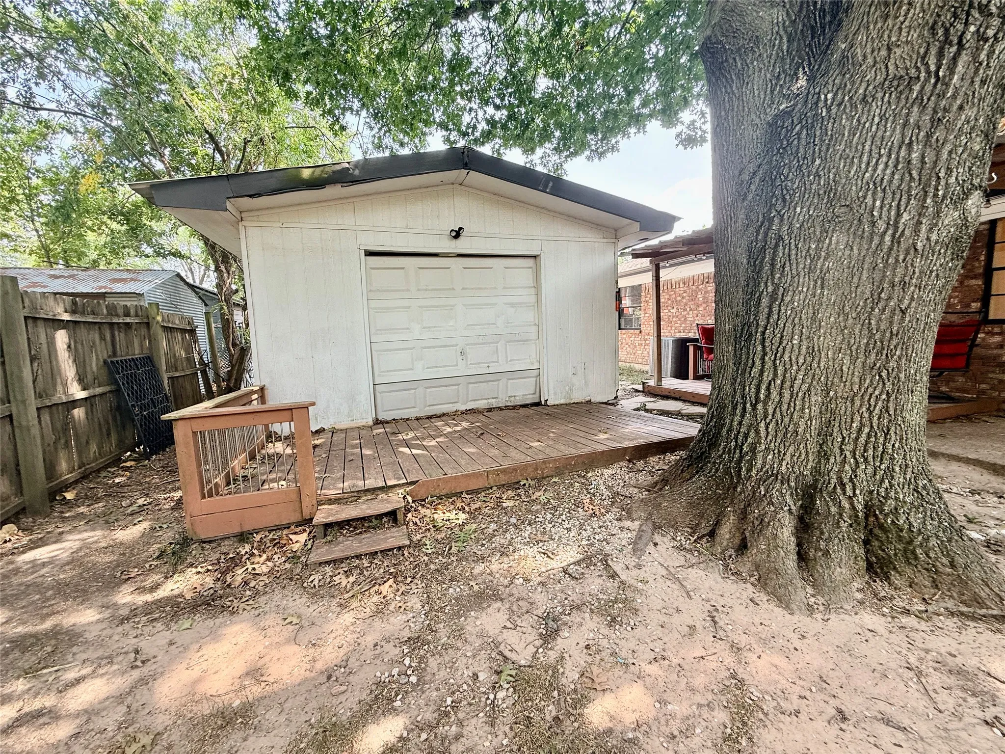 Single Family Residence For Sale in Kaufman County , 116 Gantt Street, Terrell, Texas 75160, 3 Bedroom, 2 Bathroom, 1 Garage spaces, 1,266 Sqft, built in 1972, mls#21331282, Real Estate Agent in Terrell, Homes For Sale in Kaufman county, Homes For Sale in Terrell, Realtor in Terrell Texas, Real Estate Brokerage Independent Realty Texas, Luminita Cordes Realtor