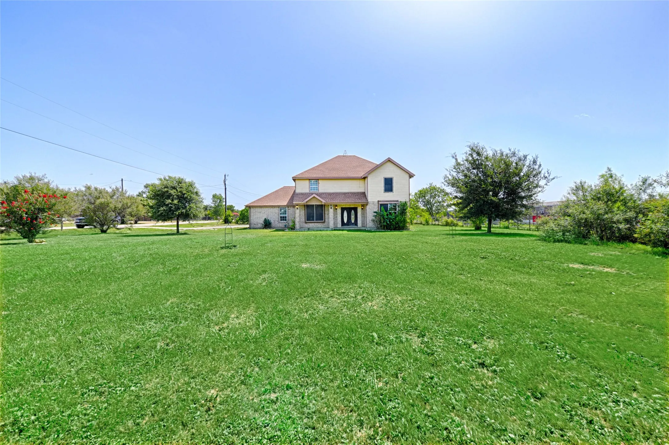 Single Family Residence For Sale in Johnson County , 8700 Sallys Way, Alvarado, Texas 76009, 5 Bedroom, 4 Bathroom, Garage spaces, 3,532 Sqft, built in 2010, mls#21331508, Real Estate Agent in Alvarado, Homes For Sale in Johnson county, Homes For Sale in Alvarado, Realtor in Alvarado Texas, Real Estate Brokerage Independent Realty Texas, Luminita Cordes Realtor