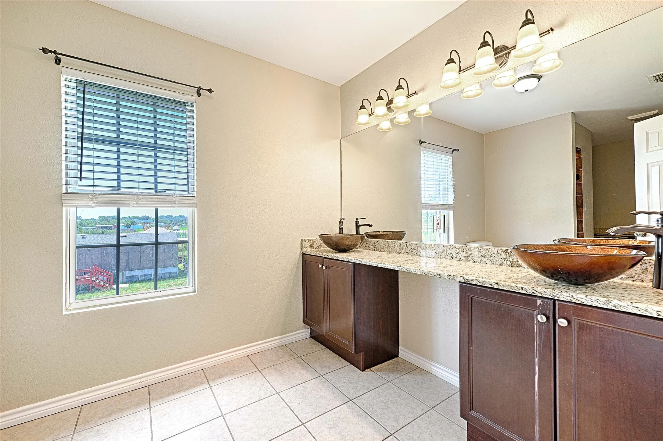 Single Family Residence For Sale in Johnson County , 8700 Sallys Way, Alvarado, Texas 76009, 5 Bedroom, 4 Bathroom, Garage spaces, 3,532 Sqft, built in 2010, mls#21331508, Real Estate Agent in Alvarado, Homes For Sale in Johnson county, Homes For Sale in Alvarado, Realtor in Alvarado Texas, Real Estate Brokerage Independent Realty Texas, Luminita Cordes Realtor