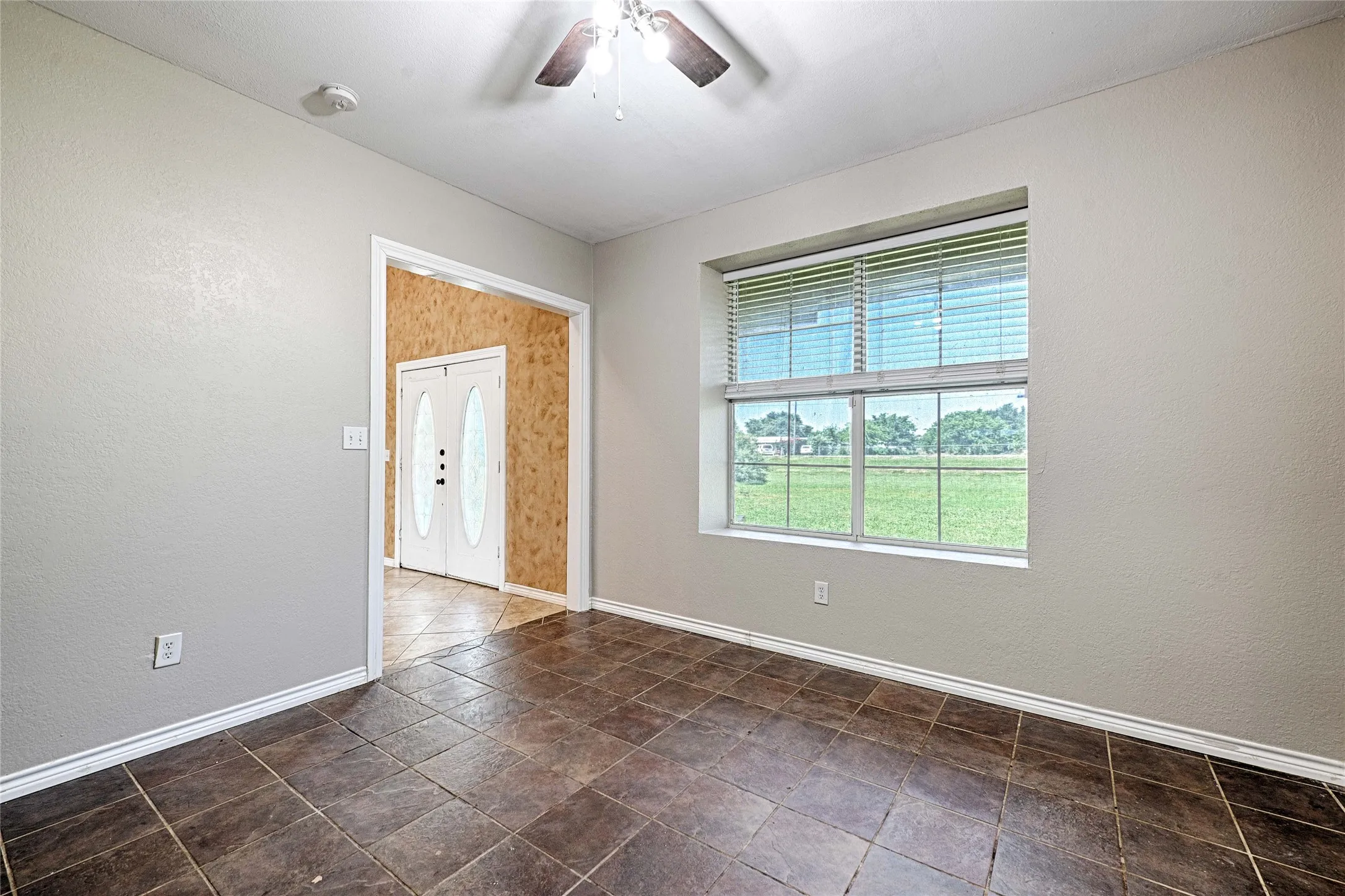 Single Family Residence For Sale in Johnson County , 8700 Sallys Way, Alvarado, Texas 76009, 5 Bedroom, 4 Bathroom, Garage spaces, 3,532 Sqft, built in 2010, mls#21331508, Real Estate Agent in Alvarado, Homes For Sale in Johnson county, Homes For Sale in Alvarado, Realtor in Alvarado Texas, Real Estate Brokerage Independent Realty Texas, Luminita Cordes Realtor