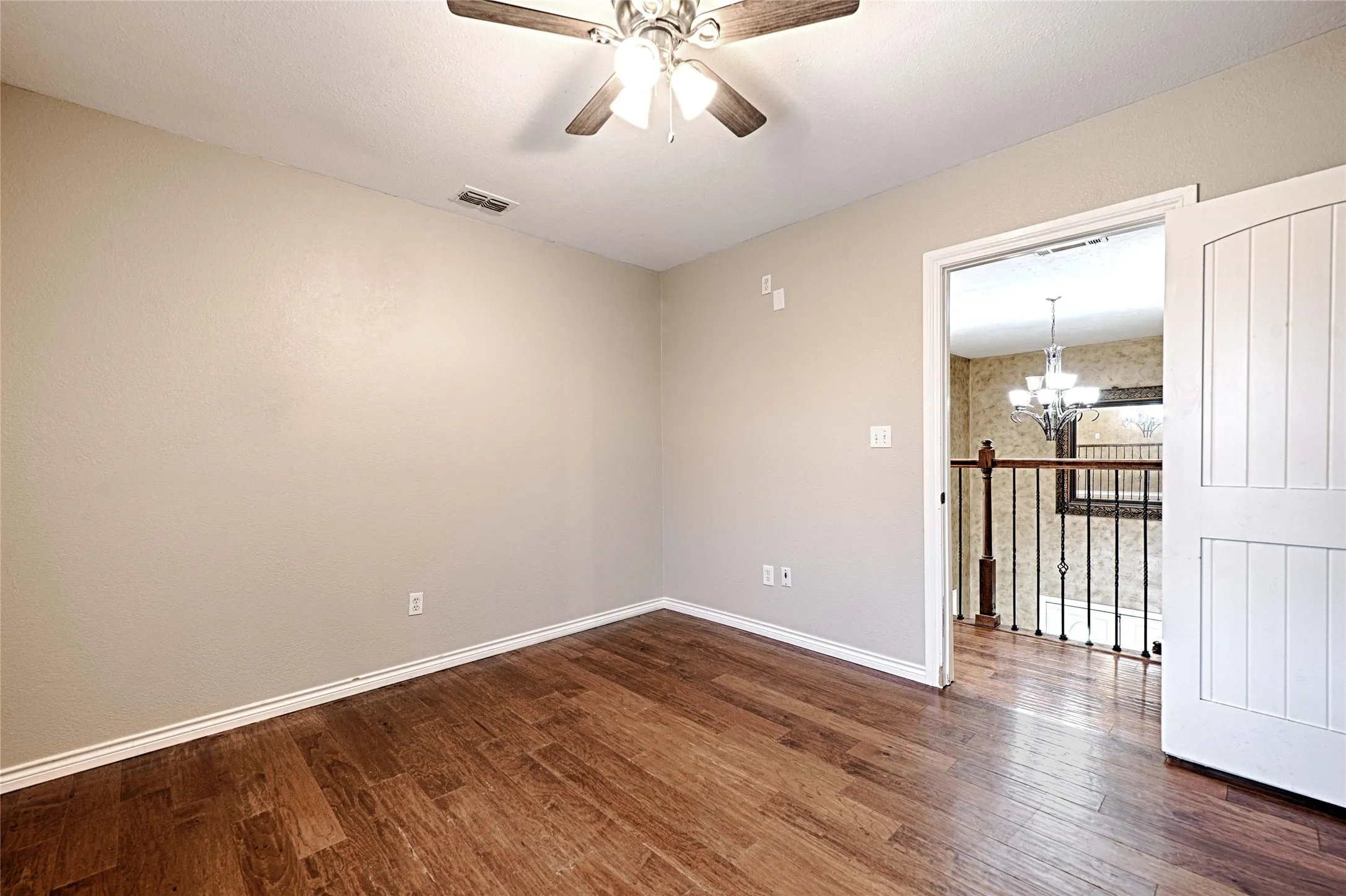Single Family Residence For Sale in Johnson County , 8700 Sallys Way, Alvarado, Texas 76009, 5 Bedroom, 4 Bathroom, Garage spaces, 3,532 Sqft, built in 2010, mls#21331508, Real Estate Agent in Alvarado, Homes For Sale in Johnson county, Homes For Sale in Alvarado, Realtor in Alvarado Texas, Real Estate Brokerage Independent Realty Texas, Luminita Cordes Realtor