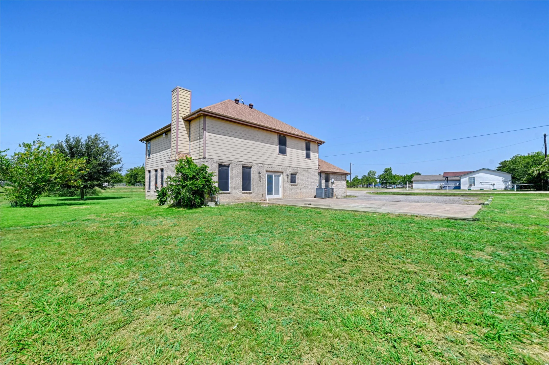Single Family Residence For Sale in Johnson County , 8700 Sallys Way, Alvarado, Texas 76009, 5 Bedroom, 4 Bathroom, Garage spaces, 3,532 Sqft, built in 2010, mls#21331508, Real Estate Agent in Alvarado, Homes For Sale in Johnson county, Homes For Sale in Alvarado, Realtor in Alvarado Texas, Real Estate Brokerage Independent Realty Texas, Luminita Cordes Realtor