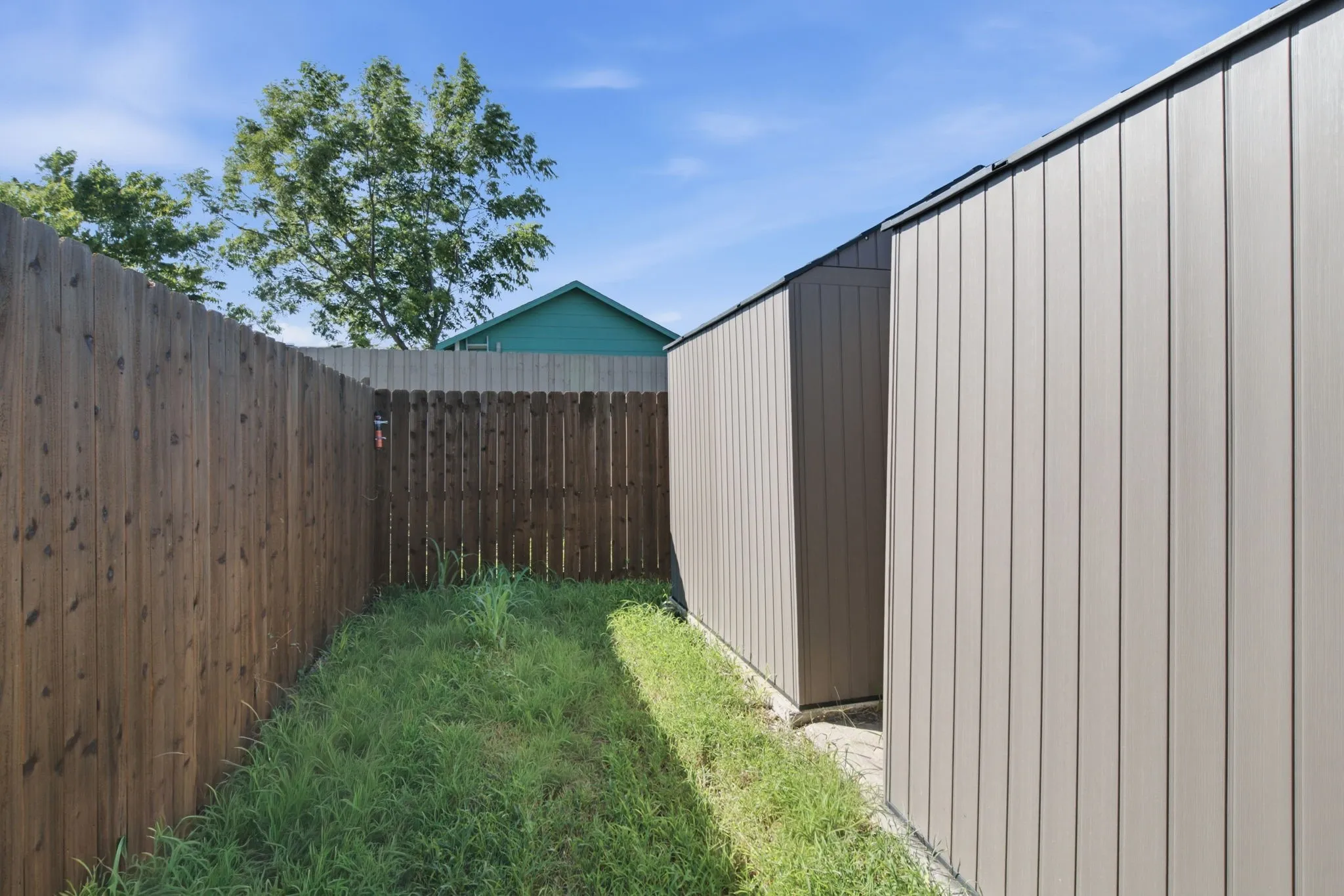Single Family Residence For Sale in Dallas County , 1615 Roundrock Trail, Mesquite, Texas 75149, 4 Bedroom, 3 Bathroom, Garage spaces, 1,789 Sqft, built in 1978, mls#21275152, Real Estate Agent in Mesquite, Homes For Sale in Dallas county, Homes For Sale in Mesquite, Realtor in Mesquite Texas, Real Estate Brokerage Independent Realty Texas, Luminita Cordes Realtor