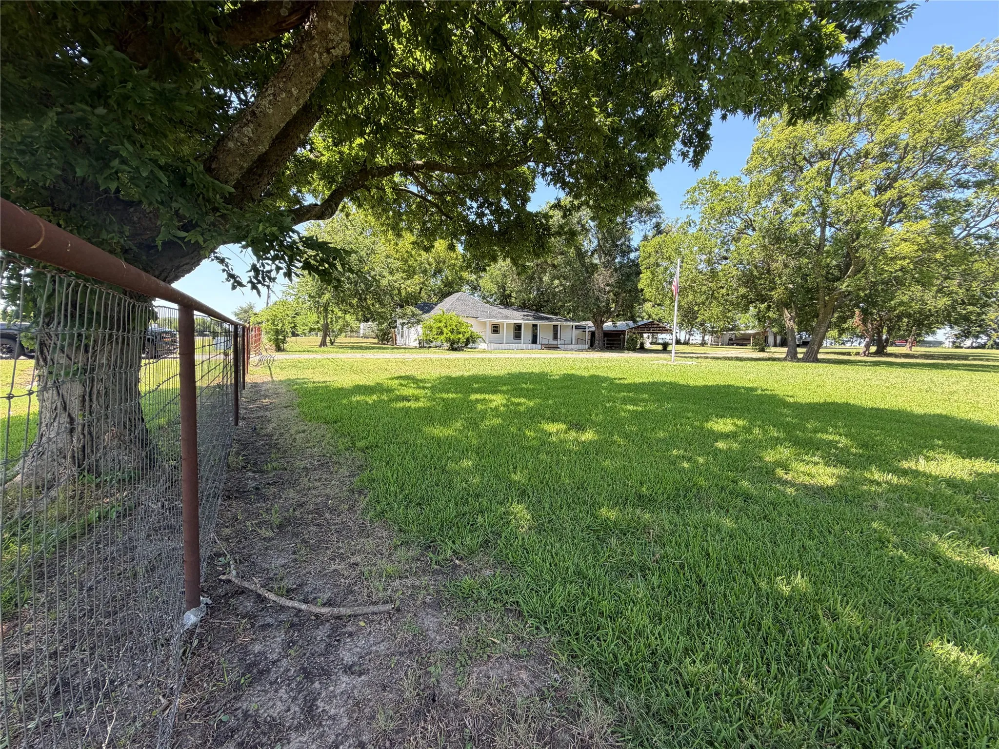 Single Family Residence For Sale in Hunt County , 1370 Highway 34 N, Greenville, Texas 75401, 3 Bedrooms, 2 Bathrooms, 2 Garage spaces, 1,744 Sqft, built in 1980, Price $399,000, mls#21331846, Real Estate Agent in Greenville, Homes For Sale in Hunt county, Homes For Sale in Greenville, Realtor in Greenville Texas, Real Estate Brokerage Independent Realty Texas, Luminita Cordes Realtor