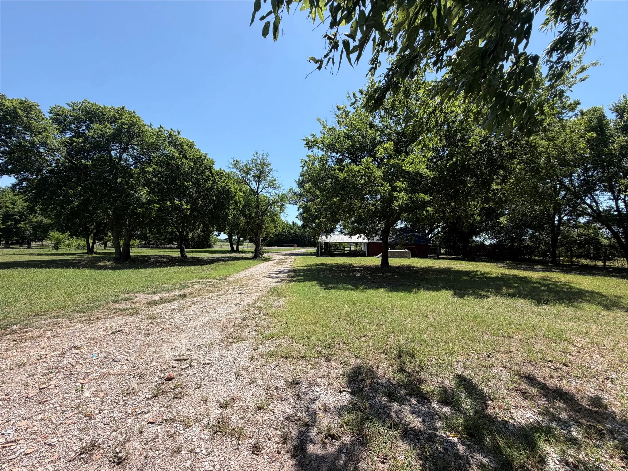 Single Family Residence For Sale in Hunt County , 1370 Highway 34 N, Greenville, Texas 75401, 3 Bedrooms, 2 Bathrooms, 2 Garage spaces, 1,744 Sqft, built in 1980, Price $399,000, mls#21331846, Real Estate Agent in Greenville, Homes For Sale in Hunt county, Homes For Sale in Greenville, Realtor in Greenville Texas, Real Estate Brokerage Independent Realty Texas, Luminita Cordes Realtor