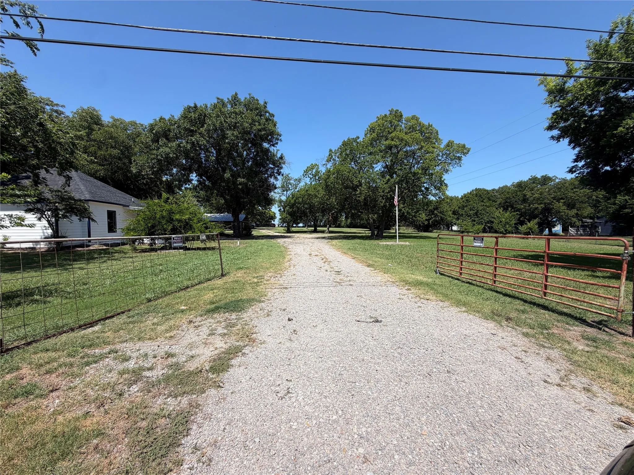 Single Family Residence For Sale in Hunt County , 1370 Highway 34 N, Greenville, Texas 75401, 3 Bedrooms, 2 Bathrooms, 2 Garage spaces, 1,744 Sqft, built in 1980, Price $399,000, mls#21331846, Real Estate Agent in Greenville, Homes For Sale in Hunt county, Homes For Sale in Greenville, Realtor in Greenville Texas, Real Estate Brokerage Independent Realty Texas, Luminita Cordes Realtor