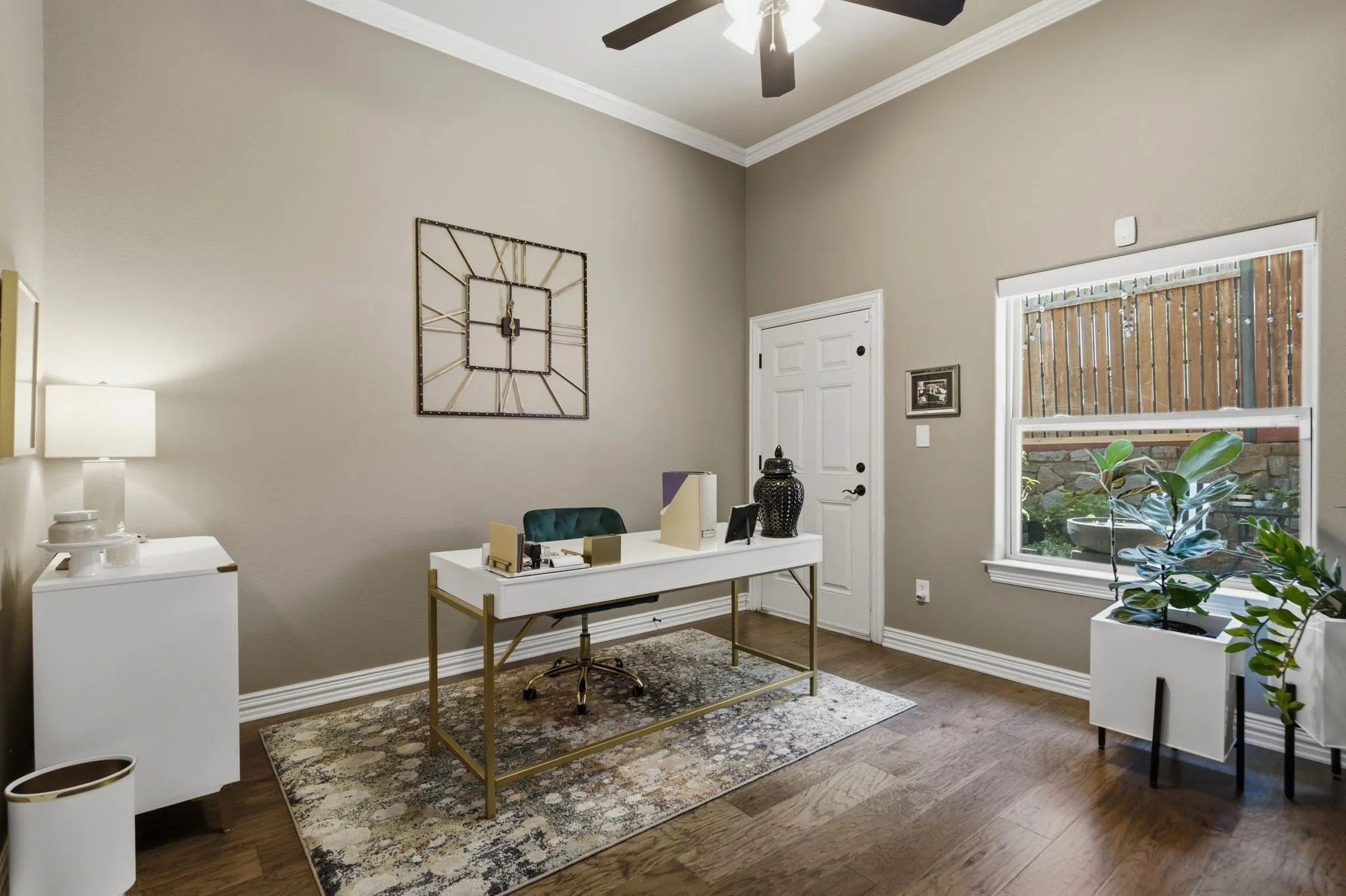 Townhouse For Sale in Dallas County , 728 Rockingham Drive, Irving, Texas 75063, 3 Bedroom, 3 Bathroom, 2 Garage spaces, 2,632 Sqft, built in 2006, mls#21328786, Real Estate Agent in Irving, Homes For Sale in Dallas county, Homes For Sale in Irving, Realtor in Irving Texas, Real Estate Brokerage Independent Realty Texas, Luminita Cordes Realtor