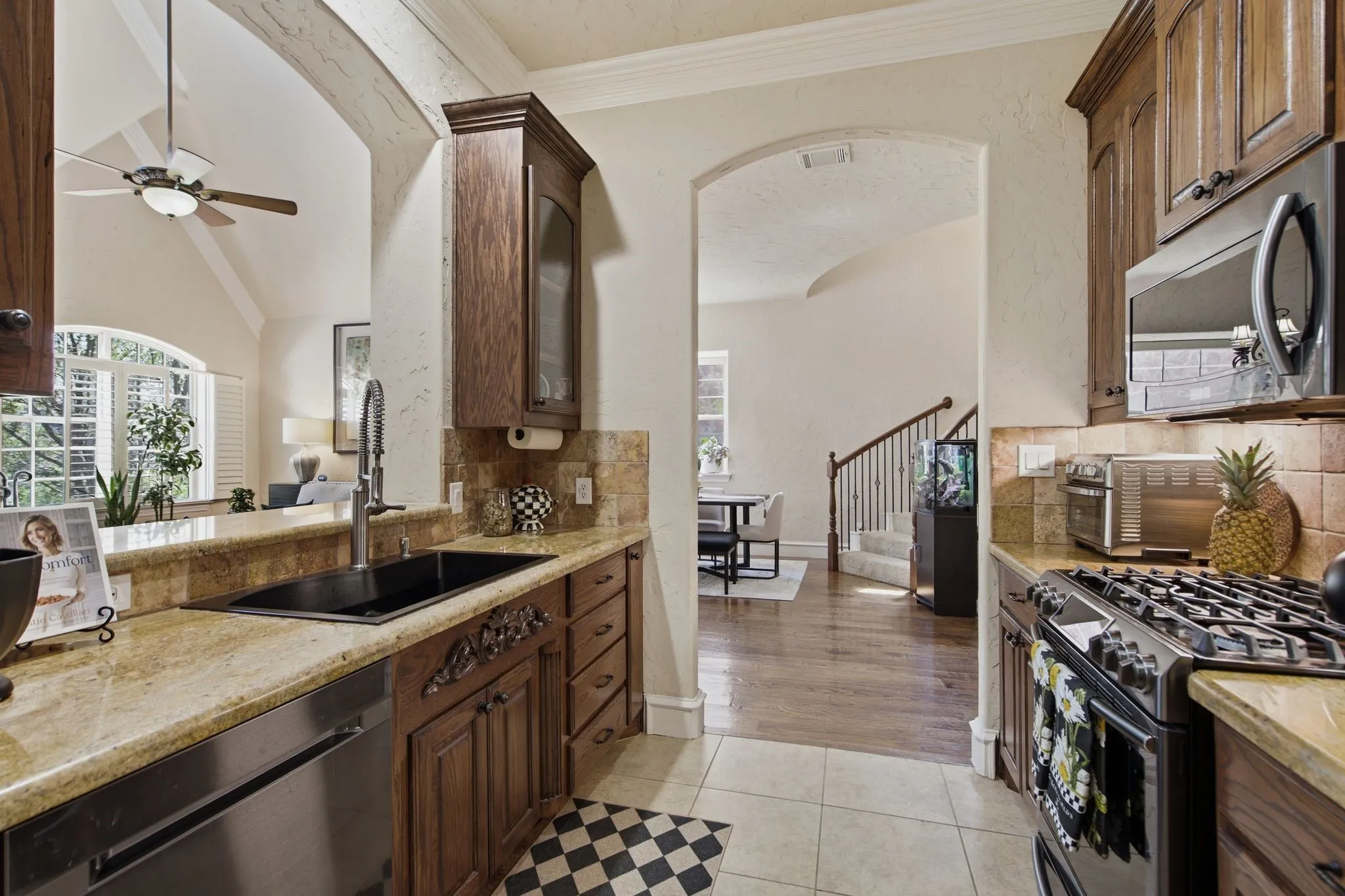 Townhouse For Sale in Dallas County , 728 Rockingham Drive, Irving, Texas 75063, 3 Bedroom, 3 Bathroom, 2 Garage spaces, 2,632 Sqft, built in 2006, mls#21328786, Real Estate Agent in Irving, Homes For Sale in Dallas county, Homes For Sale in Irving, Realtor in Irving Texas, Real Estate Brokerage Independent Realty Texas, Luminita Cordes Realtor
