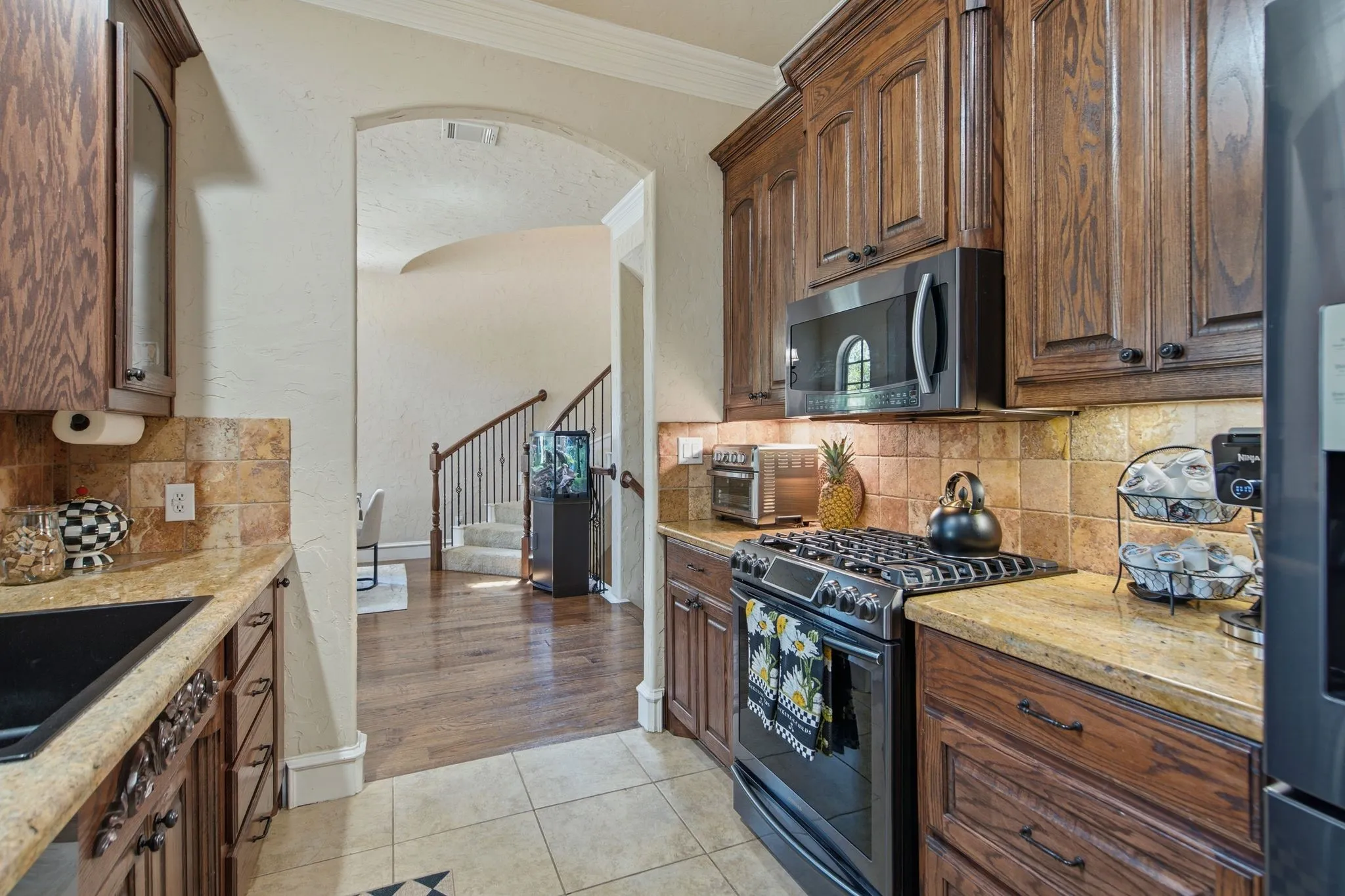 Townhouse For Sale in Dallas County , 728 Rockingham Drive, Irving, Texas 75063, 3 Bedroom, 3 Bathroom, 2 Garage spaces, 2,632 Sqft, built in 2006, mls#21328786, Real Estate Agent in Irving, Homes For Sale in Dallas county, Homes For Sale in Irving, Realtor in Irving Texas, Real Estate Brokerage Independent Realty Texas, Luminita Cordes Realtor