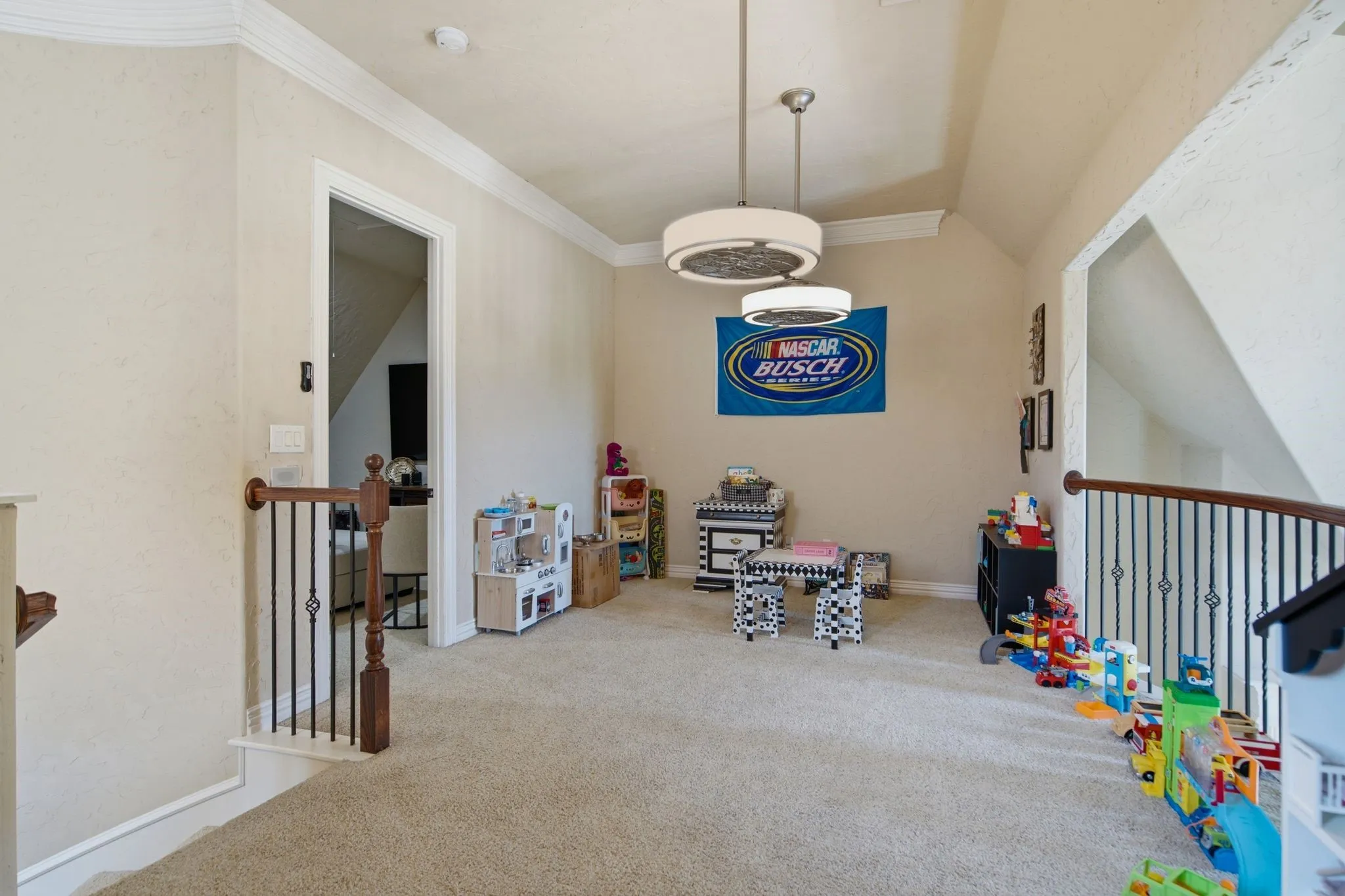 Townhouse For Sale in Dallas County , 728 Rockingham Drive, Irving, Texas 75063, 3 Bedroom, 3 Bathroom, 2 Garage spaces, 2,632 Sqft, built in 2006, mls#21328786, Real Estate Agent in Irving, Homes For Sale in Dallas county, Homes For Sale in Irving, Realtor in Irving Texas, Real Estate Brokerage Independent Realty Texas, Luminita Cordes Realtor