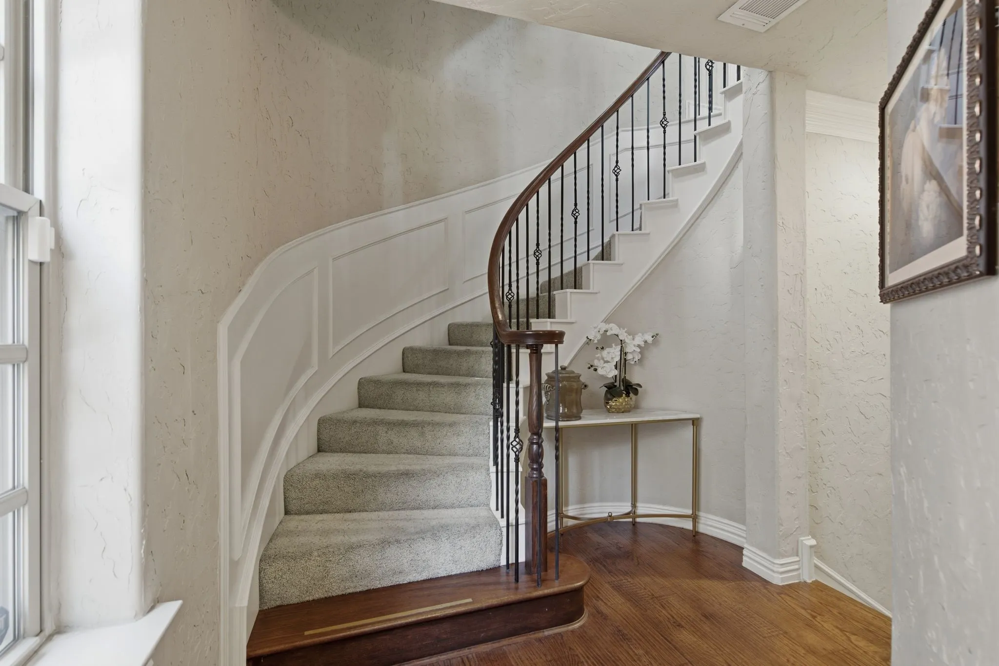 Townhouse For Sale in Dallas County , 728 Rockingham Drive, Irving, Texas 75063, 3 Bedroom, 3 Bathroom, 2 Garage spaces, 2,632 Sqft, built in 2006, mls#21328786, Real Estate Agent in Irving, Homes For Sale in Dallas county, Homes For Sale in Irving, Realtor in Irving Texas, Real Estate Brokerage Independent Realty Texas, Luminita Cordes Realtor