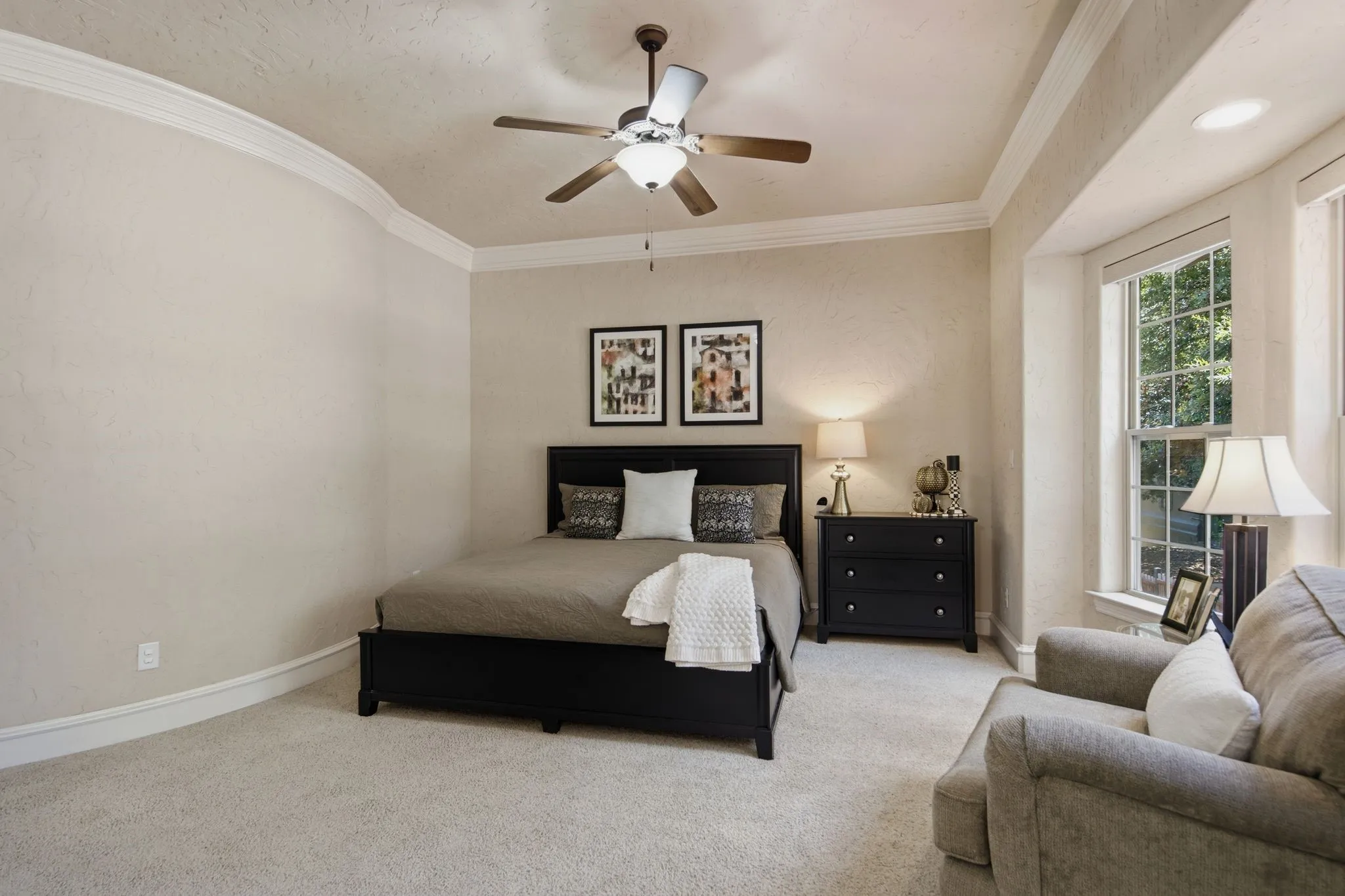 Townhouse For Sale in Dallas County , 728 Rockingham Drive, Irving, Texas 75063, 3 Bedroom, 3 Bathroom, 2 Garage spaces, 2,632 Sqft, built in 2006, mls#21328786, Real Estate Agent in Irving, Homes For Sale in Dallas county, Homes For Sale in Irving, Realtor in Irving Texas, Real Estate Brokerage Independent Realty Texas, Luminita Cordes Realtor