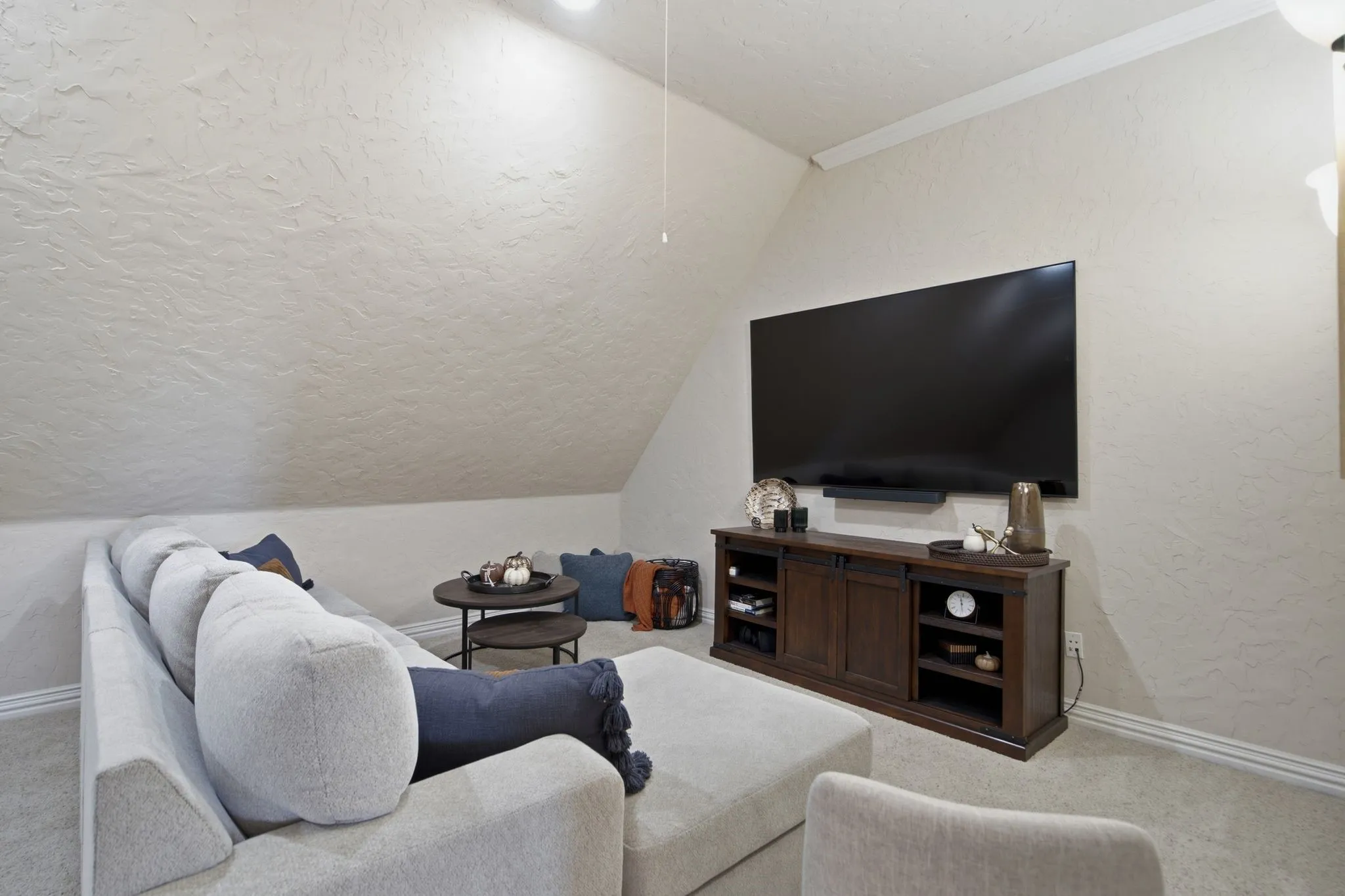 Townhouse For Sale in Dallas County , 728 Rockingham Drive, Irving, Texas 75063, 3 Bedroom, 3 Bathroom, 2 Garage spaces, 2,632 Sqft, built in 2006, mls#21328786, Real Estate Agent in Irving, Homes For Sale in Dallas county, Homes For Sale in Irving, Realtor in Irving Texas, Real Estate Brokerage Independent Realty Texas, Luminita Cordes Realtor