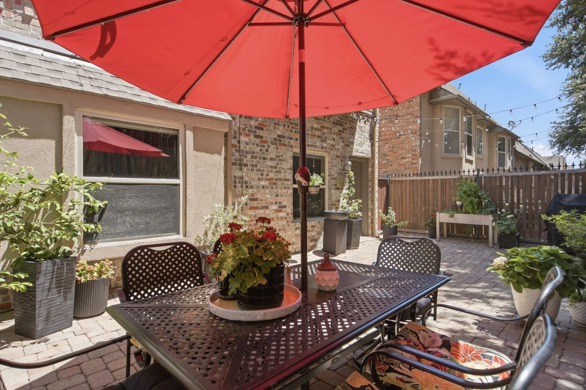 Townhouse For Sale in Dallas County , 728 Rockingham Drive, Irving, Texas 75063, 3 Bedroom, 3 Bathroom, 2 Garage spaces, 2,632 Sqft, built in 2006, mls#21328786, Real Estate Agent in Irving, Homes For Sale in Dallas county, Homes For Sale in Irving, Realtor in Irving Texas, Real Estate Brokerage Independent Realty Texas, Luminita Cordes Realtor