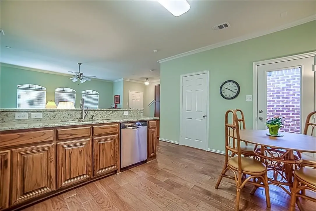 Townhouse For Rent in Collin County , 5790 Antique Rose Trail, Fairview, Texas 75069, 2 Bedroom, 2 Bathroom, 2 Garage spaces, 1,255 Sqft, built in 2008, mls#21311484, Real Estate Agent in Fairview, Homes For Rent in Collin county, Homes For Rent in Fairview, Realtor in Fairview Texas, Real Estate Brokerage Independent Realty Texas, Luminita Cordes Realtor