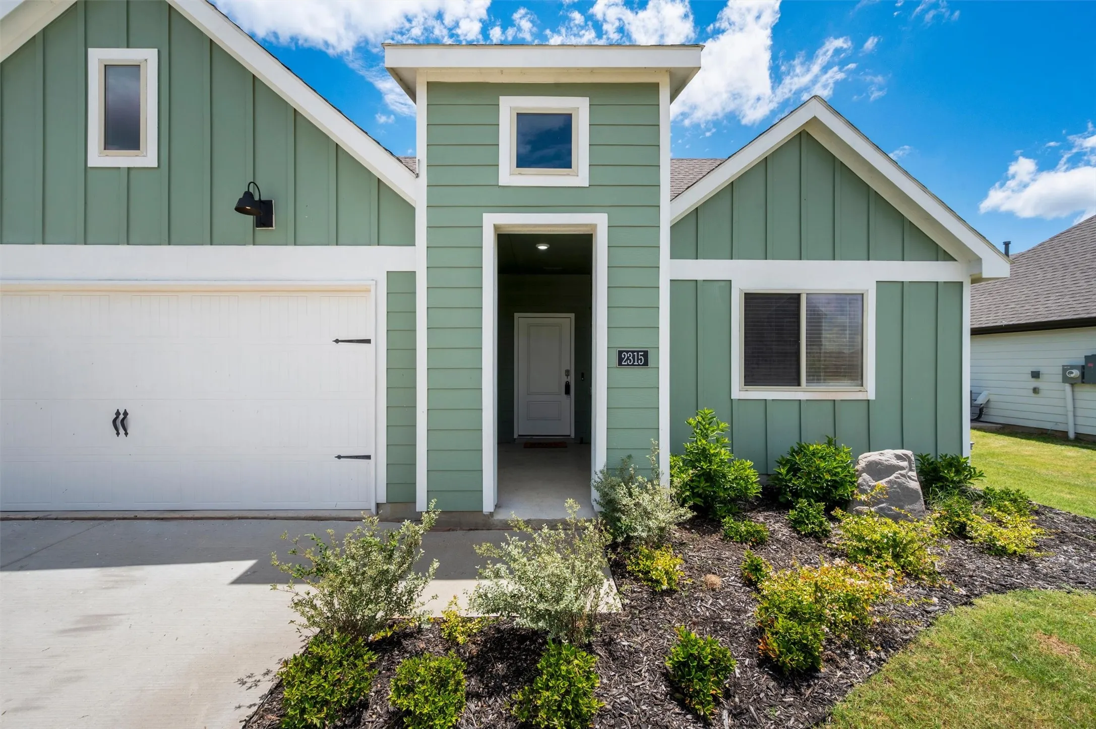 Single Family Residence For Sale in Grayson County , 2315 Hydrangea Drive, Pilot Point, Texas 76258, 4 Bedroom, 2 Bathroom, 2 Garage spaces, 1,779 Sqft, built in 2024, mls#21332500, Real Estate Agent in Pilot Point, Homes For Sale in Grayson county, Homes For Sale in Pilot Point, Realtor in Pilot Point Texas, Real Estate Brokerage Independent Realty Texas, Luminita Cordes Realtor