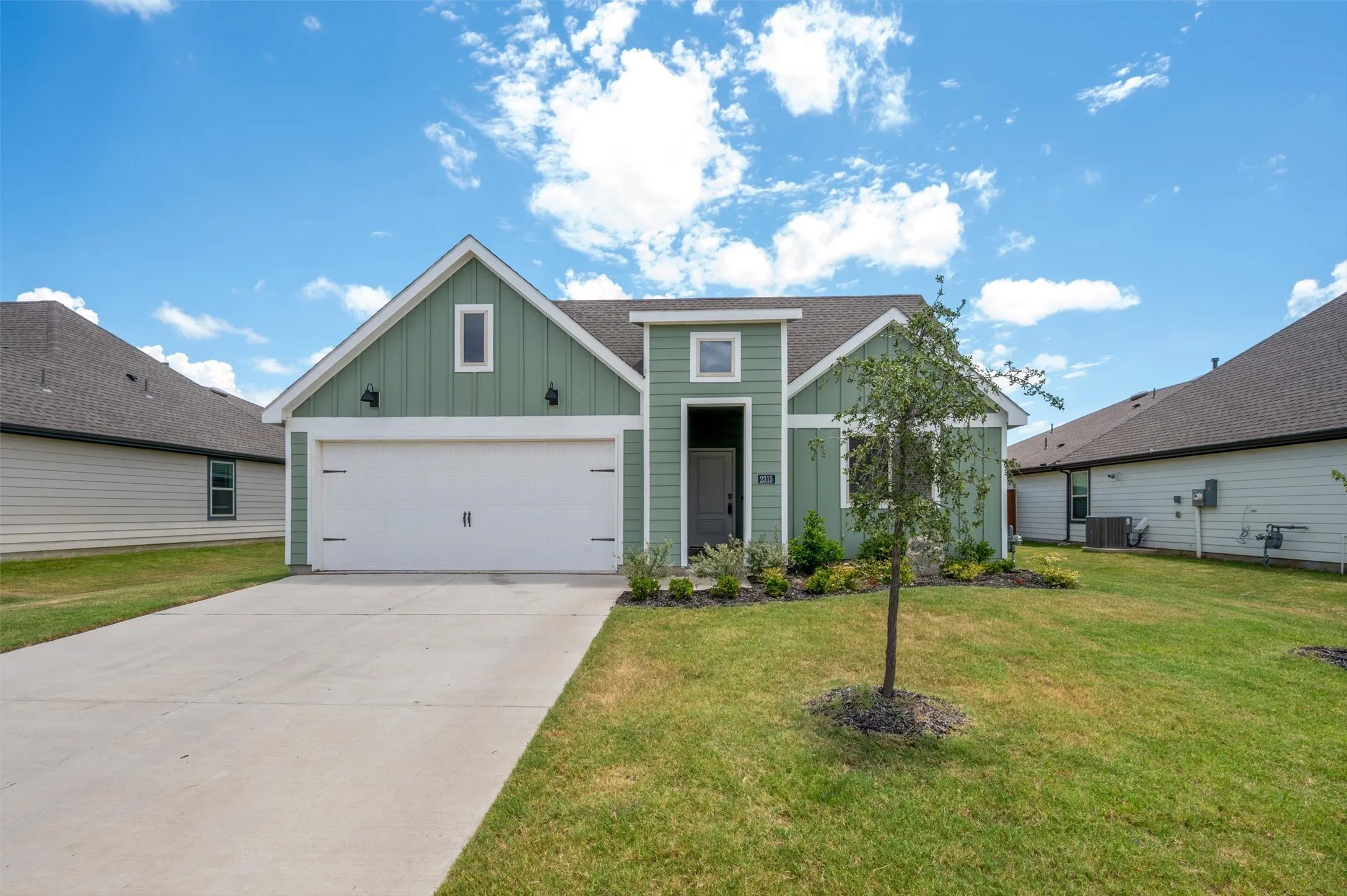 Single Family Residence For Sale in Grayson County , 2315 Hydrangea Drive, Pilot Point, Texas 76258, 4 Bedroom, 2 Bathroom, 2 Garage spaces, 1,779 Sqft, built in 2024, mls#21332500, Real Estate Agent in Pilot Point, Homes For Sale in Grayson county, Homes For Sale in Pilot Point, Realtor in Pilot Point Texas, Real Estate Brokerage Independent Realty Texas, Luminita Cordes Realtor