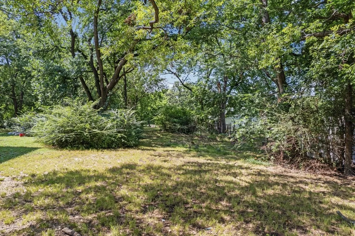 Unimproved Land For Sale in Grayson County , 511 E Wilson Avenue, Sherman, Texas 75090, 0, 0, Garage spaces, 0 Sqft, built in 0, mls#21332601, Real Estate Agent in Sherman, Homes For Sale in Grayson county, Homes For Sale in Sherman, Realtor in Sherman Texas, Real Estate Brokerage Independent Realty Texas, Luminita Cordes Realtor