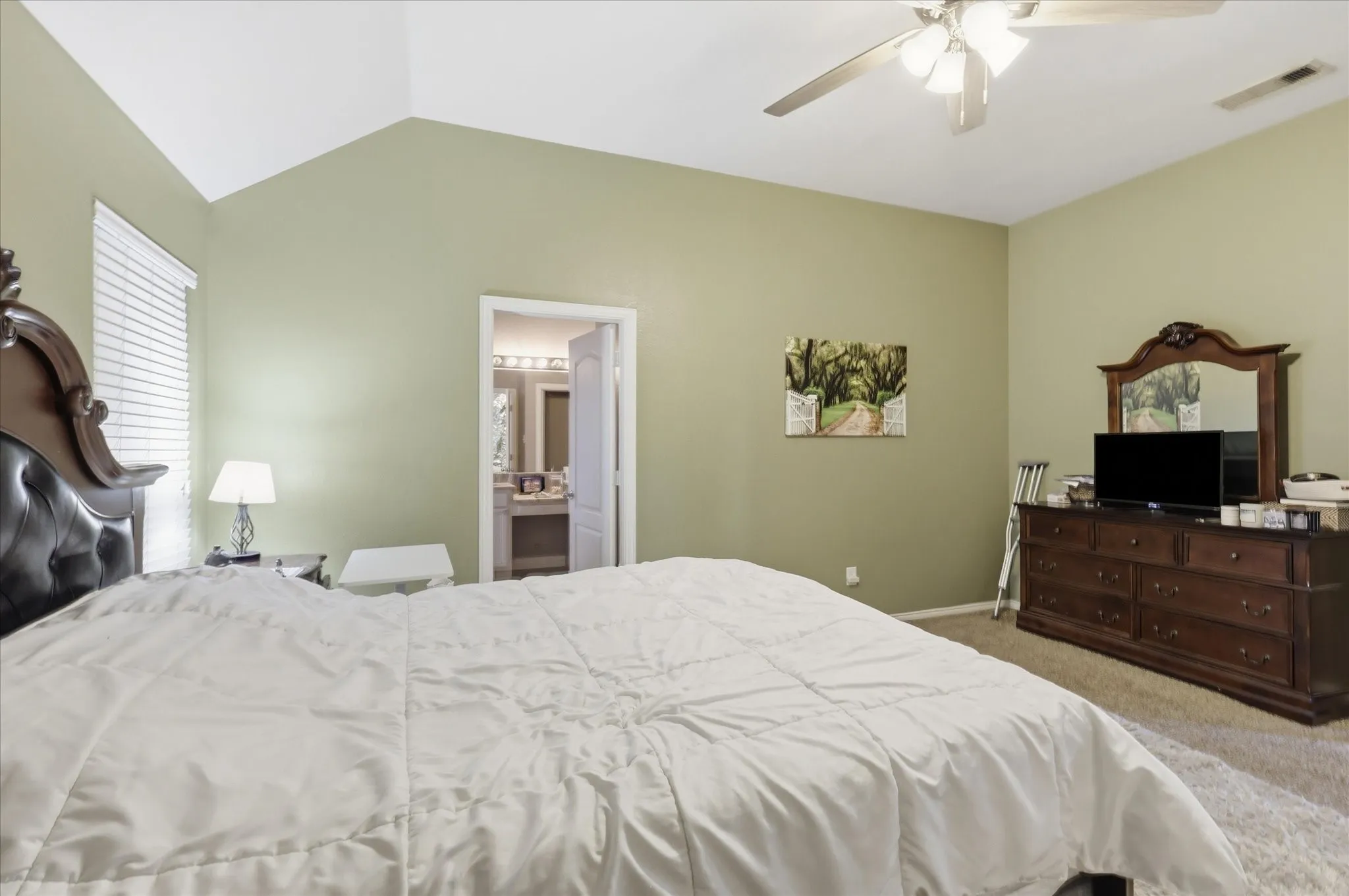 Single Family Residence For Sale in Denton County , 4432 Spanish Oak Circle, Corinth, Texas 76208, 3 Bedroom, 2 Bathroom, 2 Garage spaces, 2,052 Sqft, built in 1998, mls#21327038, Real Estate Agent in Corinth, Homes For Sale in Denton county, Homes For Sale in Corinth, Realtor in Corinth Texas, Real Estate Brokerage Independent Realty Texas, Luminita Cordes Realtor
