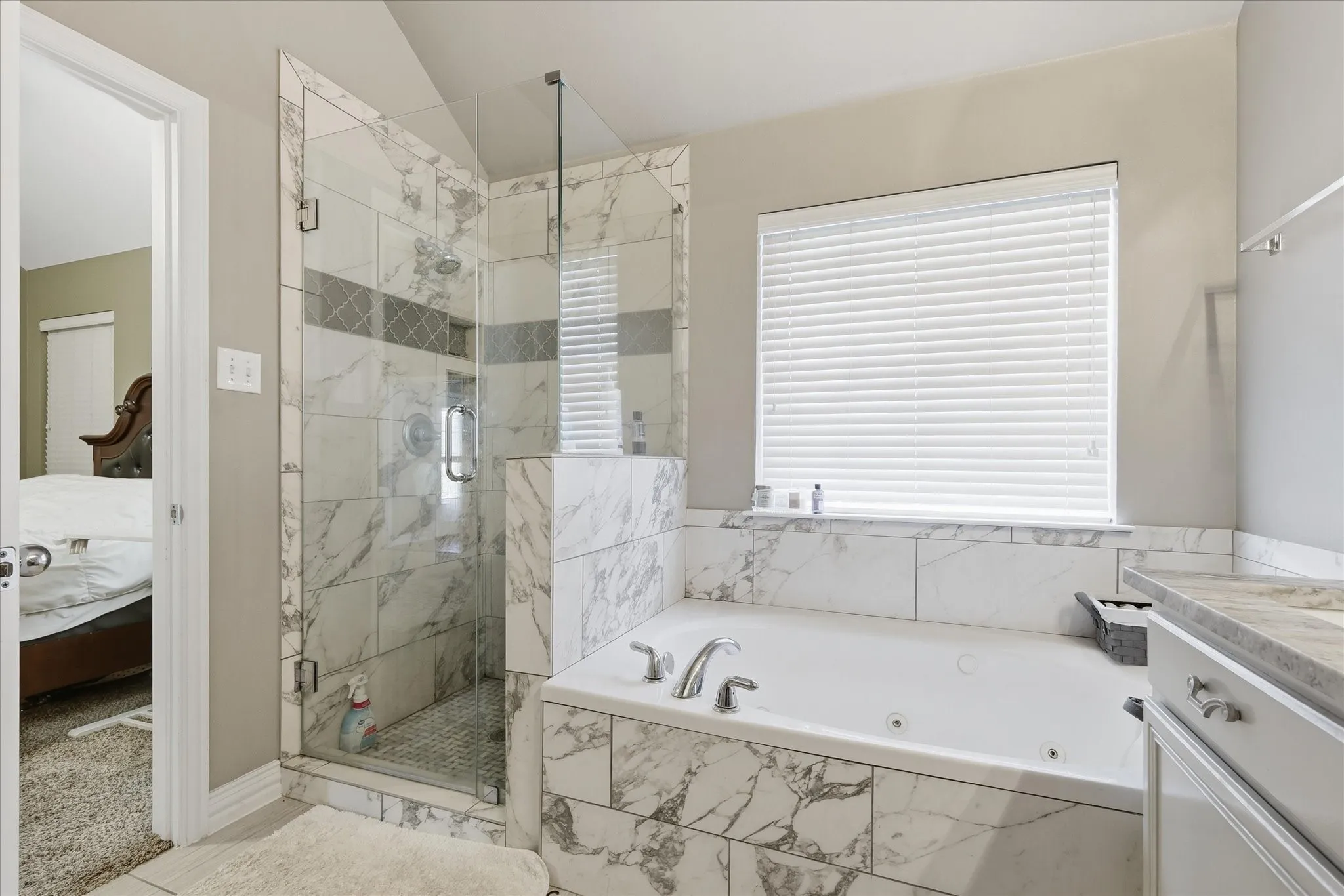 Single Family Residence For Sale in Denton County , 4432 Spanish Oak Circle, Corinth, Texas 76208, 3 Bedroom, 2 Bathroom, 2 Garage spaces, 2,052 Sqft, built in 1998, mls#21327038, Real Estate Agent in Corinth, Homes For Sale in Denton county, Homes For Sale in Corinth, Realtor in Corinth Texas, Real Estate Brokerage Independent Realty Texas, Luminita Cordes Realtor