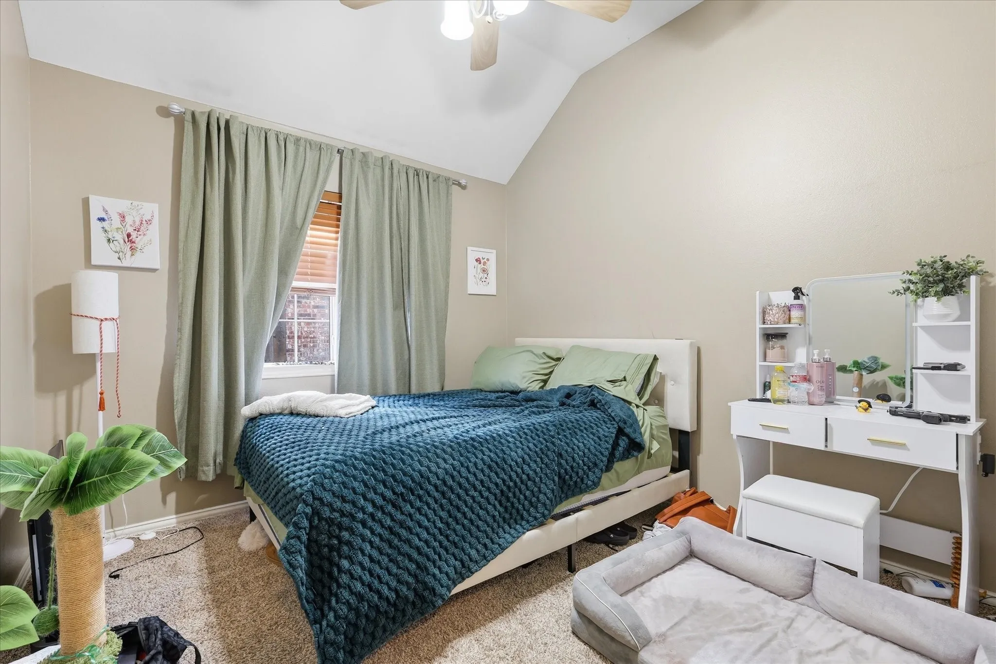 Single Family Residence For Sale in Denton County , 4432 Spanish Oak Circle, Corinth, Texas 76208, 3 Bedroom, 2 Bathroom, 2 Garage spaces, 2,052 Sqft, built in 1998, mls#21327038, Real Estate Agent in Corinth, Homes For Sale in Denton county, Homes For Sale in Corinth, Realtor in Corinth Texas, Real Estate Brokerage Independent Realty Texas, Luminita Cordes Realtor