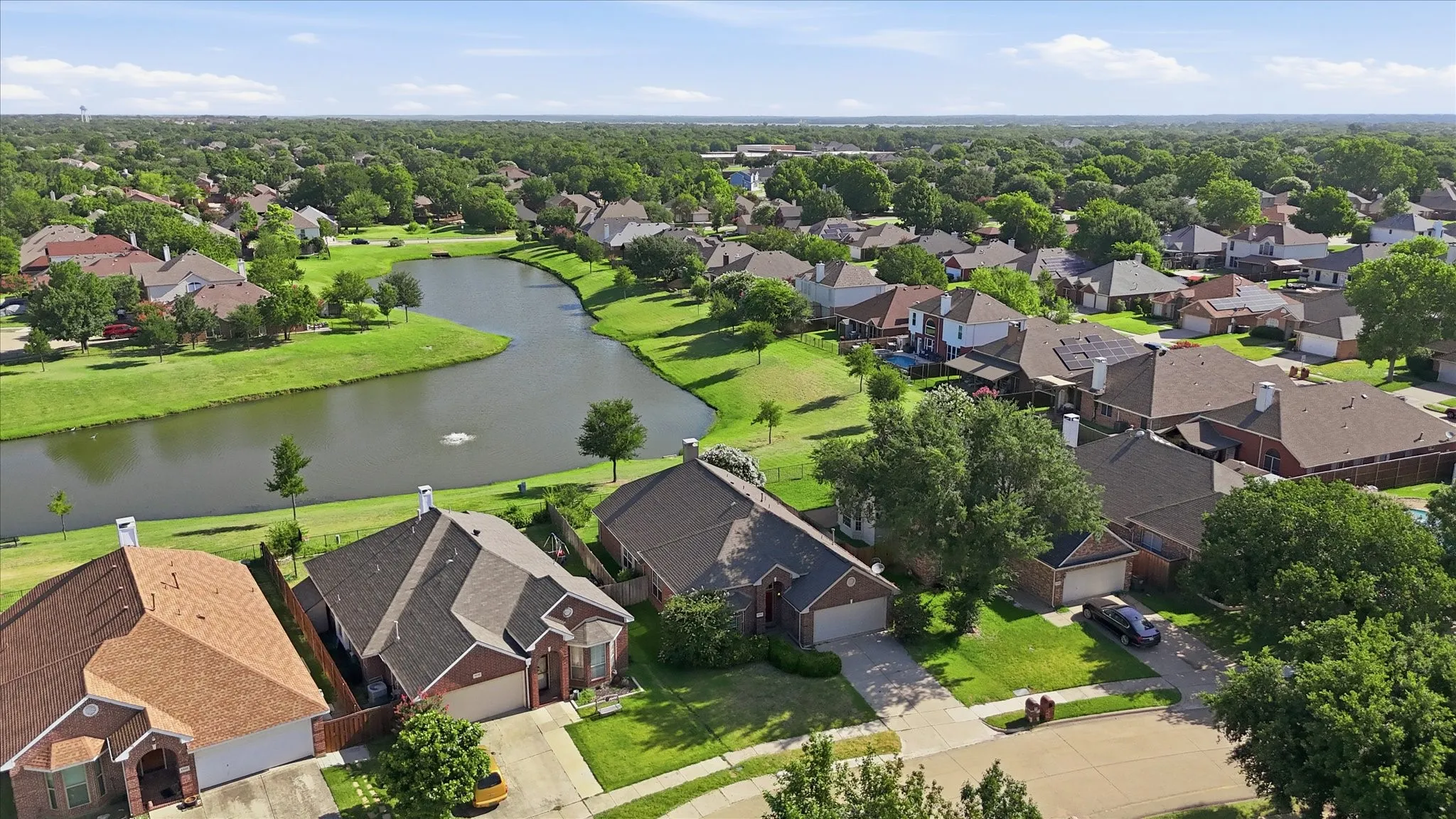 Single Family Residence For Sale in Denton County , 4432 Spanish Oak Circle, Corinth, Texas 76208, 3 Bedroom, 2 Bathroom, 2 Garage spaces, 2,052 Sqft, built in 1998, mls#21327038, Real Estate Agent in Corinth, Homes For Sale in Denton county, Homes For Sale in Corinth, Realtor in Corinth Texas, Real Estate Brokerage Independent Realty Texas, Luminita Cordes Realtor