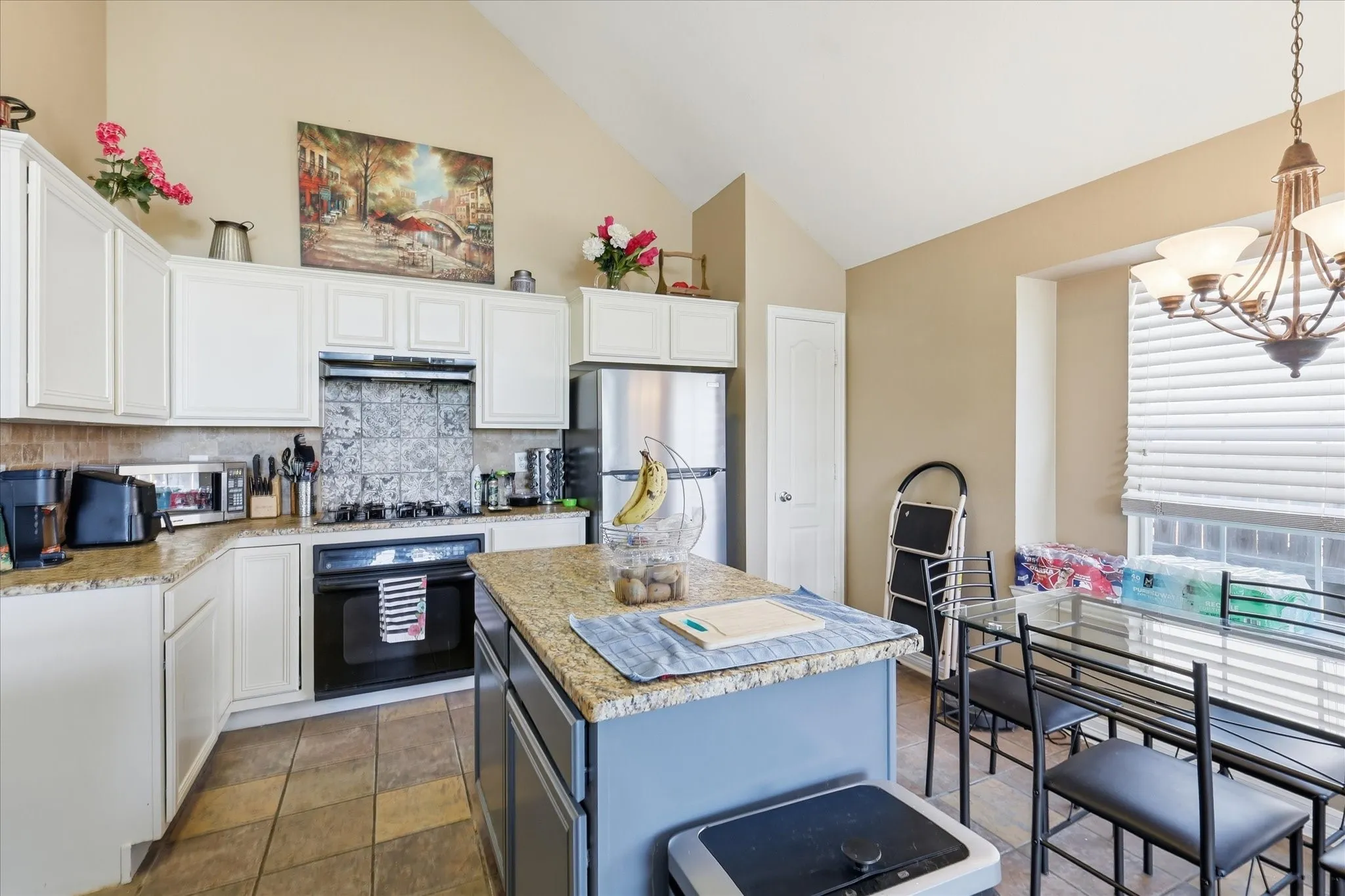 Single Family Residence For Sale in Denton County , 4432 Spanish Oak Circle, Corinth, Texas 76208, 3 Bedroom, 2 Bathroom, 2 Garage spaces, 2,052 Sqft, built in 1998, mls#21327038, Real Estate Agent in Corinth, Homes For Sale in Denton county, Homes For Sale in Corinth, Realtor in Corinth Texas, Real Estate Brokerage Independent Realty Texas, Luminita Cordes Realtor
