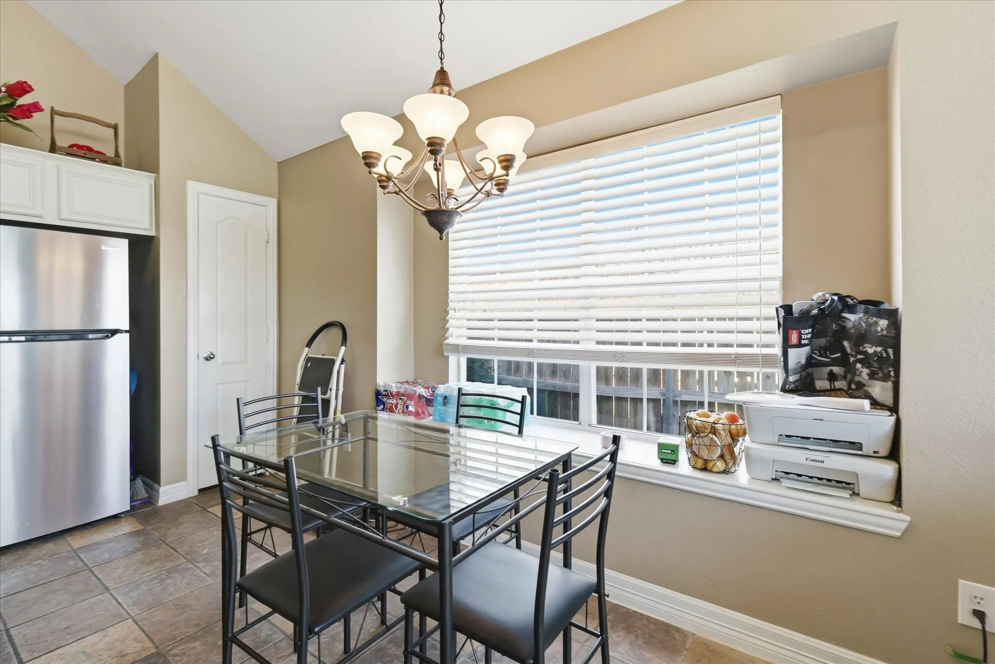 Single Family Residence For Sale in Denton County , 4432 Spanish Oak Circle, Corinth, Texas 76208, 3 Bedroom, 2 Bathroom, 2 Garage spaces, 2,052 Sqft, built in 1998, mls#21327038, Real Estate Agent in Corinth, Homes For Sale in Denton county, Homes For Sale in Corinth, Realtor in Corinth Texas, Real Estate Brokerage Independent Realty Texas, Luminita Cordes Realtor