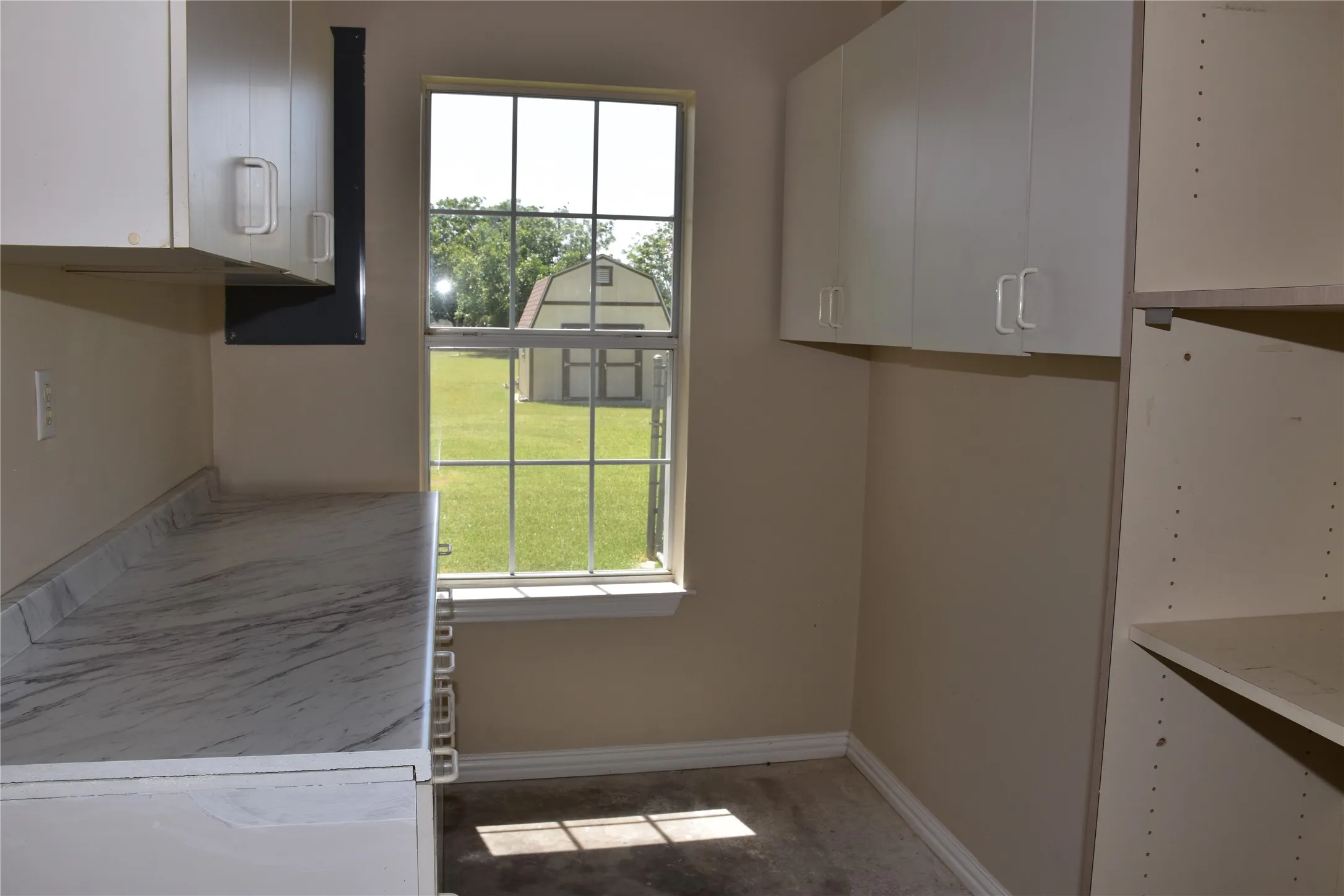 Single Family Residence For Sale in Ellis County , 4017 Windmill Ridge Circle, Red Oak, Texas 75154, 4 Bedroom, 3 Bathroom, 2 Garage spaces, 2,191 Sqft, built in 1997, mls#21316183, Real Estate Agent in Red Oak, Homes For Sale in Ellis county, Homes For Sale in Red Oak, Realtor in Red Oak Texas, Real Estate Brokerage Independent Realty Texas, Luminita Cordes Realtor