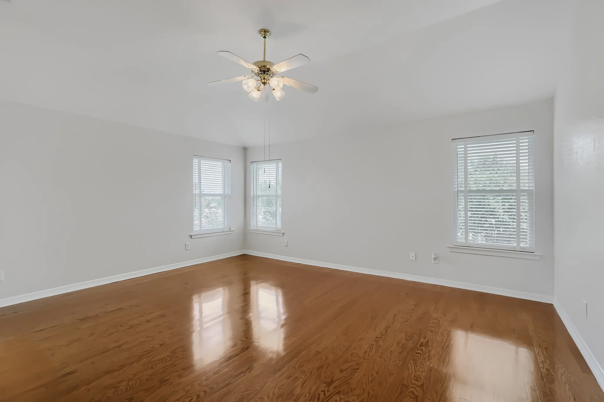 Single Family Residence For Sale in Collin County , 3011 Saint Germain Drive, Mc Kinney, Texas 75070, 4 Bedroom, 4 Bathroom, 3 Garage spaces, 3,664 Sqft, built in 1994, mls#21249079, Real Estate Agent in Mc Kinney, Homes For Sale in Collin county, Homes For Sale in Mc Kinney, Realtor in Mc Kinney Texas, Real Estate Brokerage Independent Realty Texas, Luminita Cordes Realtor