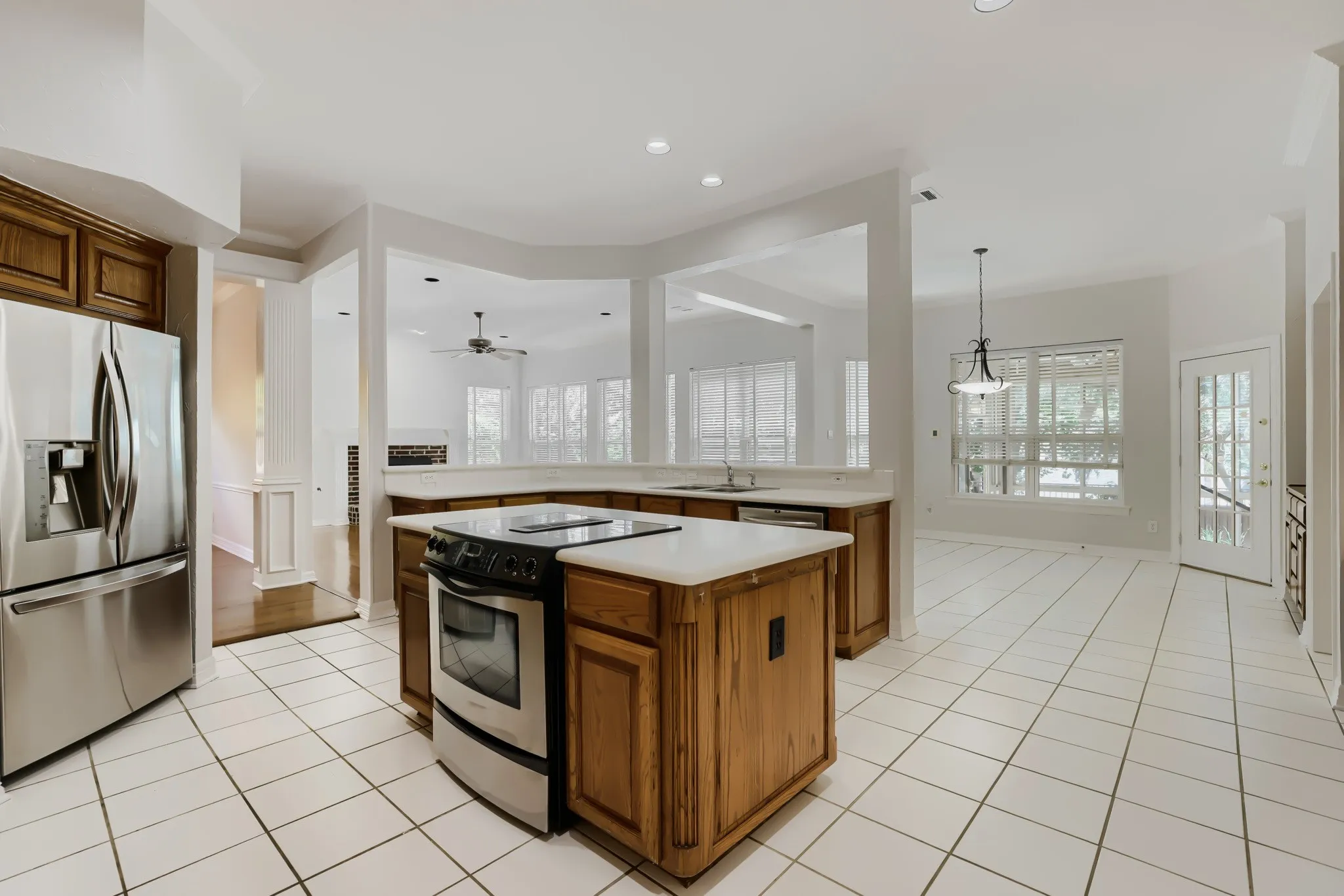 Single Family Residence For Sale in Collin County , 3011 Saint Germain Drive, Mc Kinney, Texas 75070, 4 Bedroom, 4 Bathroom, 3 Garage spaces, 3,664 Sqft, built in 1994, mls#21249079, Real Estate Agent in Mc Kinney, Homes For Sale in Collin county, Homes For Sale in Mc Kinney, Realtor in Mc Kinney Texas, Real Estate Brokerage Independent Realty Texas, Luminita Cordes Realtor