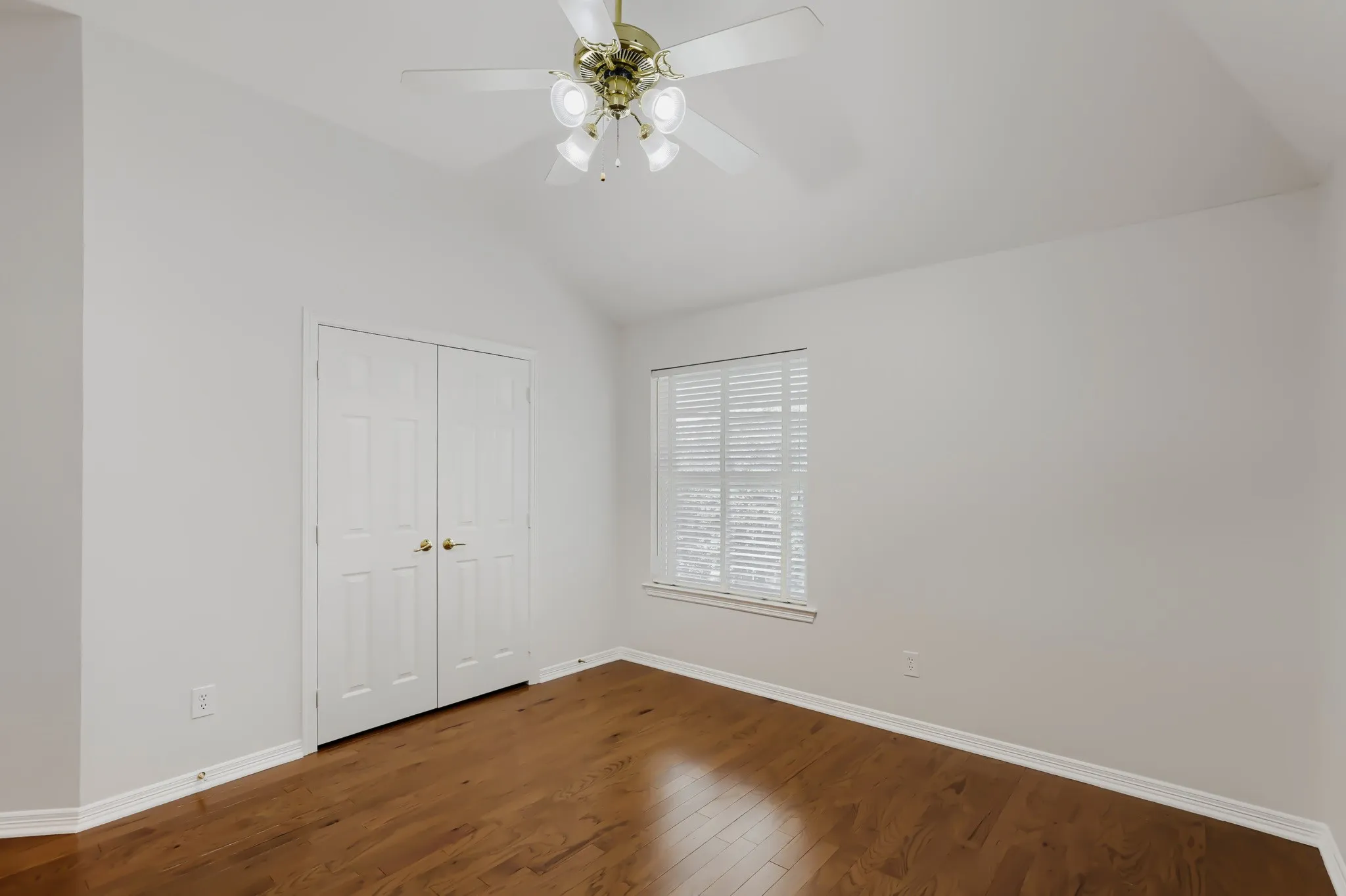 Single Family Residence For Sale in Collin County , 3011 Saint Germain Drive, Mc Kinney, Texas 75070, 4 Bedroom, 4 Bathroom, 3 Garage spaces, 3,664 Sqft, built in 1994, mls#21249079, Real Estate Agent in Mc Kinney, Homes For Sale in Collin county, Homes For Sale in Mc Kinney, Realtor in Mc Kinney Texas, Real Estate Brokerage Independent Realty Texas, Luminita Cordes Realtor