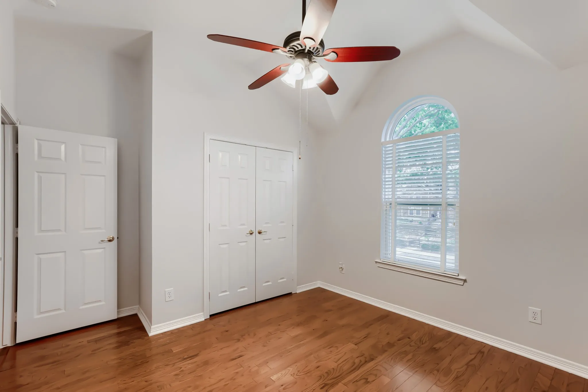 Single Family Residence For Sale in Collin County , 3011 Saint Germain Drive, Mc Kinney, Texas 75070, 4 Bedroom, 4 Bathroom, 3 Garage spaces, 3,664 Sqft, built in 1994, mls#21249079, Real Estate Agent in Mc Kinney, Homes For Sale in Collin county, Homes For Sale in Mc Kinney, Realtor in Mc Kinney Texas, Real Estate Brokerage Independent Realty Texas, Luminita Cordes Realtor