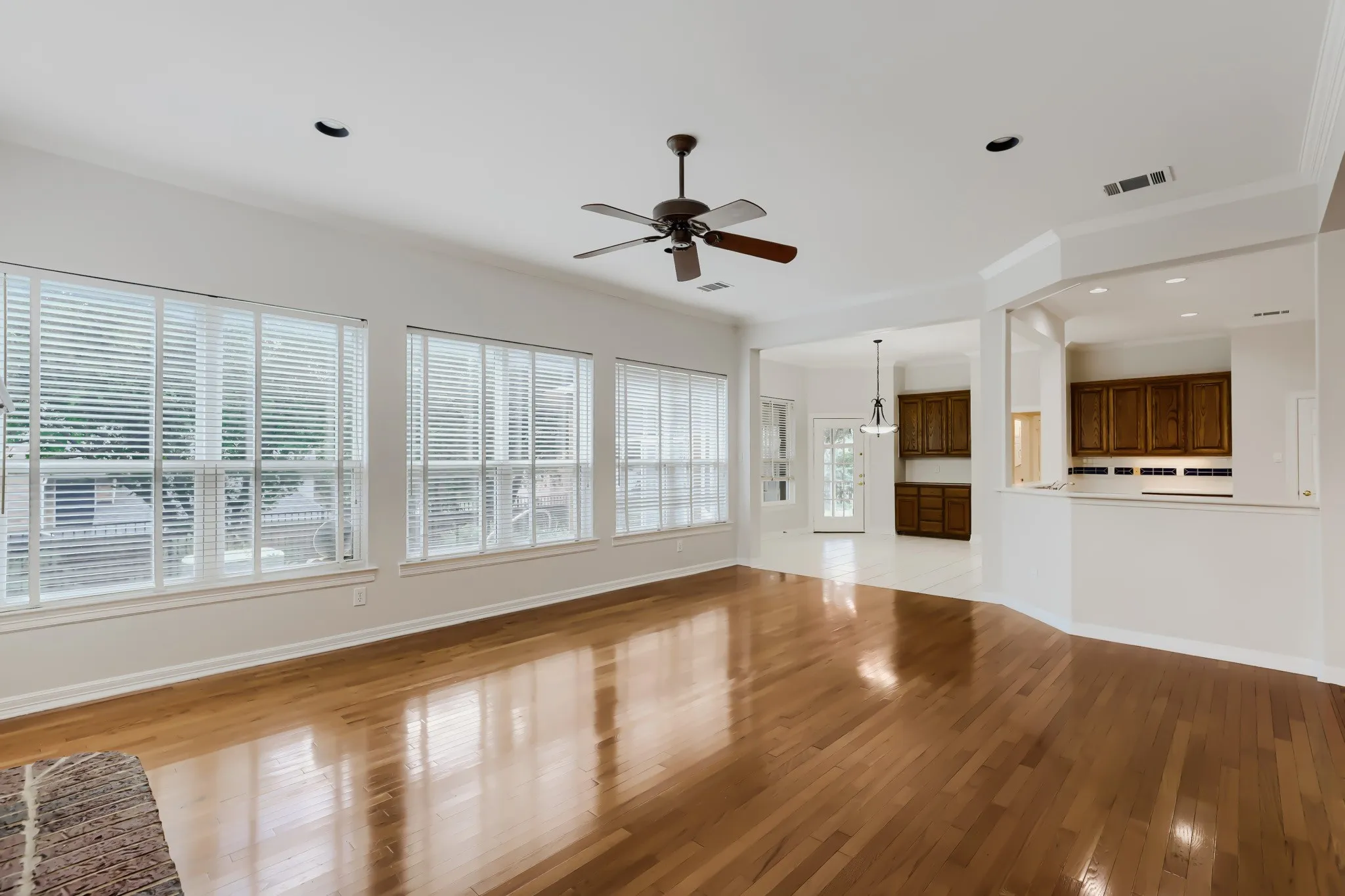 Single Family Residence For Sale in Collin County , 3011 Saint Germain Drive, Mc Kinney, Texas 75070, 4 Bedroom, 4 Bathroom, 3 Garage spaces, 3,664 Sqft, built in 1994, mls#21249079, Real Estate Agent in Mc Kinney, Homes For Sale in Collin county, Homes For Sale in Mc Kinney, Realtor in Mc Kinney Texas, Real Estate Brokerage Independent Realty Texas, Luminita Cordes Realtor
