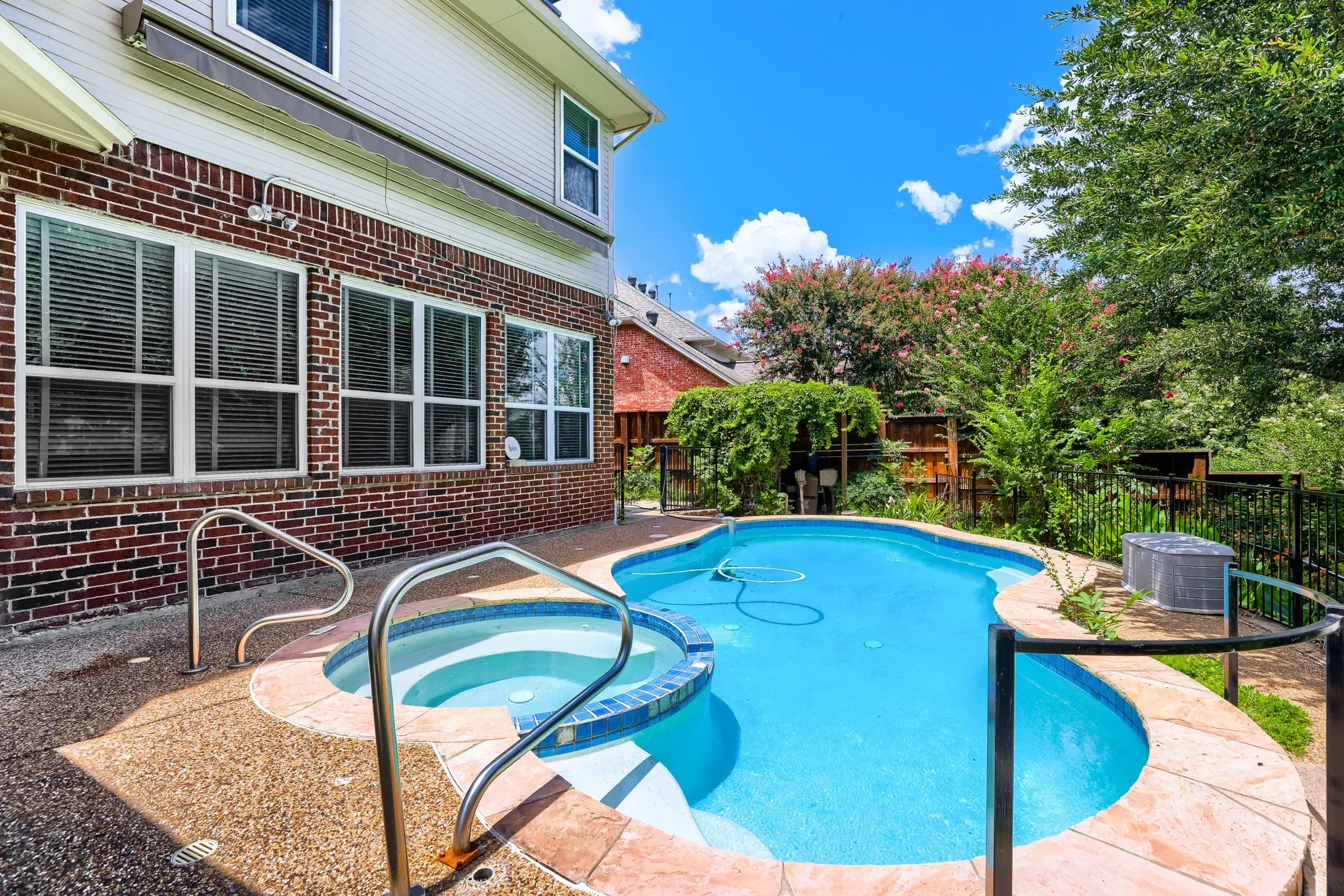 Single Family Residence For Sale in Collin County , 3011 Saint Germain Drive, Mc Kinney, Texas 75070, 4 Bedroom, 4 Bathroom, 3 Garage spaces, 3,664 Sqft, built in 1994, mls#21249079, Real Estate Agent in Mc Kinney, Homes For Sale in Collin county, Homes For Sale in Mc Kinney, Realtor in Mc Kinney Texas, Real Estate Brokerage Independent Realty Texas, Luminita Cordes Realtor
