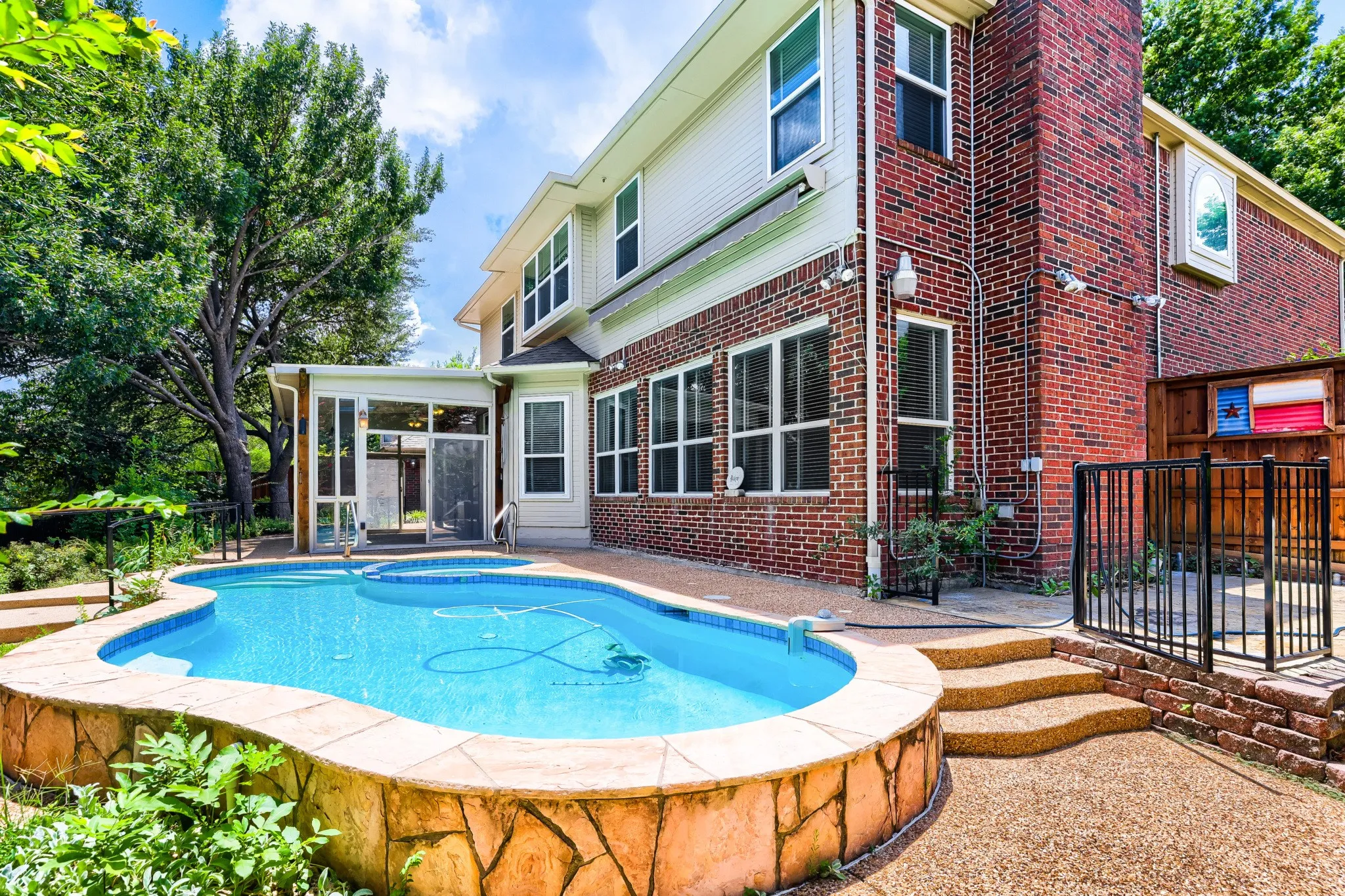 Single Family Residence For Sale in Collin County , 3011 Saint Germain Drive, Mc Kinney, Texas 75070, 4 Bedroom, 4 Bathroom, 3 Garage spaces, 3,664 Sqft, built in 1994, mls#21249079, Real Estate Agent in Mc Kinney, Homes For Sale in Collin county, Homes For Sale in Mc Kinney, Realtor in Mc Kinney Texas, Real Estate Brokerage Independent Realty Texas, Luminita Cordes Realtor