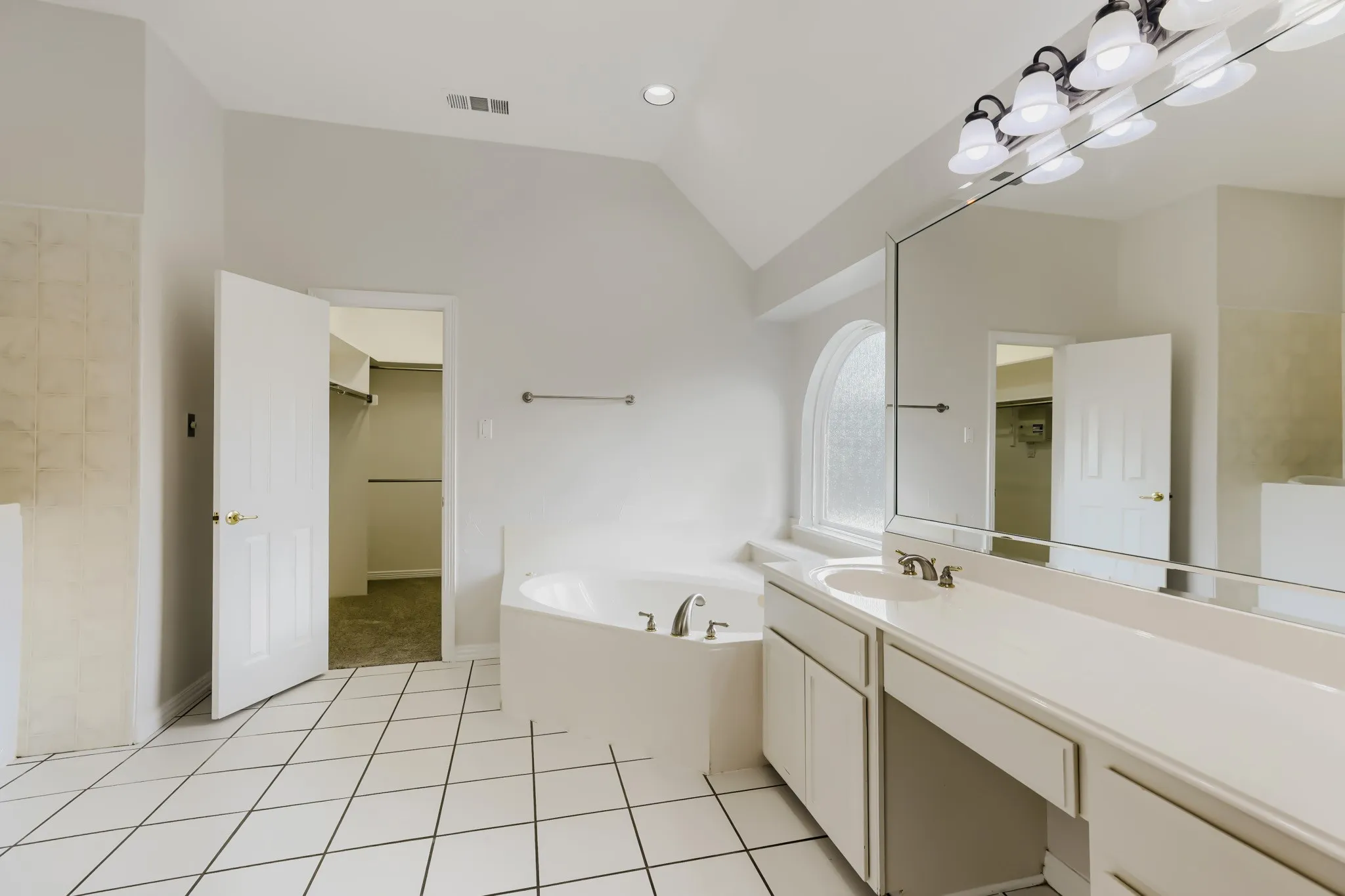 Single Family Residence For Sale in Collin County , 3011 Saint Germain Drive, Mc Kinney, Texas 75070, 4 Bedroom, 4 Bathroom, 3 Garage spaces, 3,664 Sqft, built in 1994, mls#21249079, Real Estate Agent in Mc Kinney, Homes For Sale in Collin county, Homes For Sale in Mc Kinney, Realtor in Mc Kinney Texas, Real Estate Brokerage Independent Realty Texas, Luminita Cordes Realtor