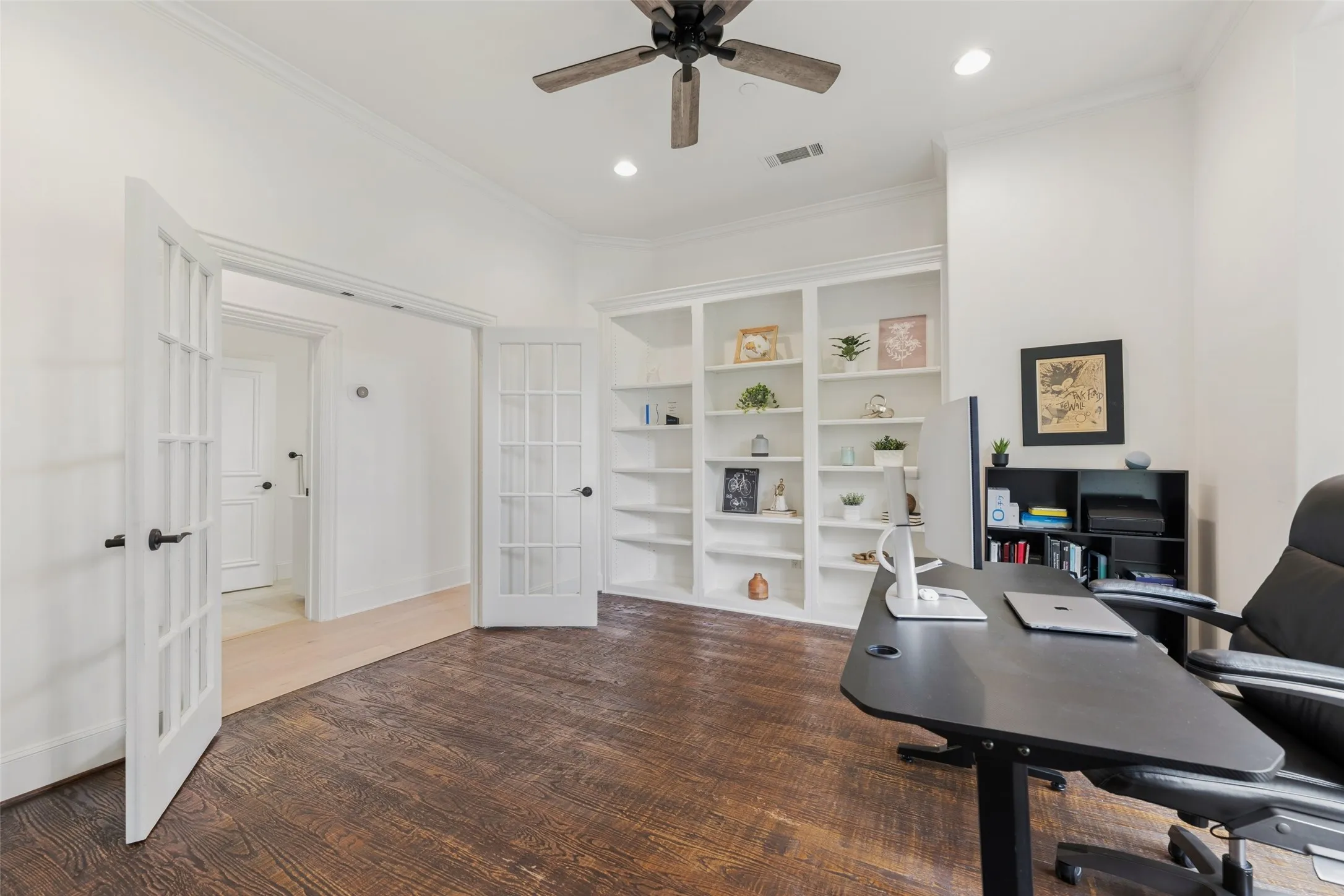 Condominium For Sale in Tarrant County , 53 Piazza Lane 110, Colleyville, Texas 76034, 4 Bedroom, 4 Bathroom, 2 Garage spaces, 3,214 Sqft, built in 2004, mls#21322849, Real Estate Agent in Colleyville, Homes For Sale in Tarrant county, Homes For Sale in Colleyville, Realtor in Colleyville Texas, Real Estate Brokerage Independent Realty Texas, Luminita Cordes Realtor