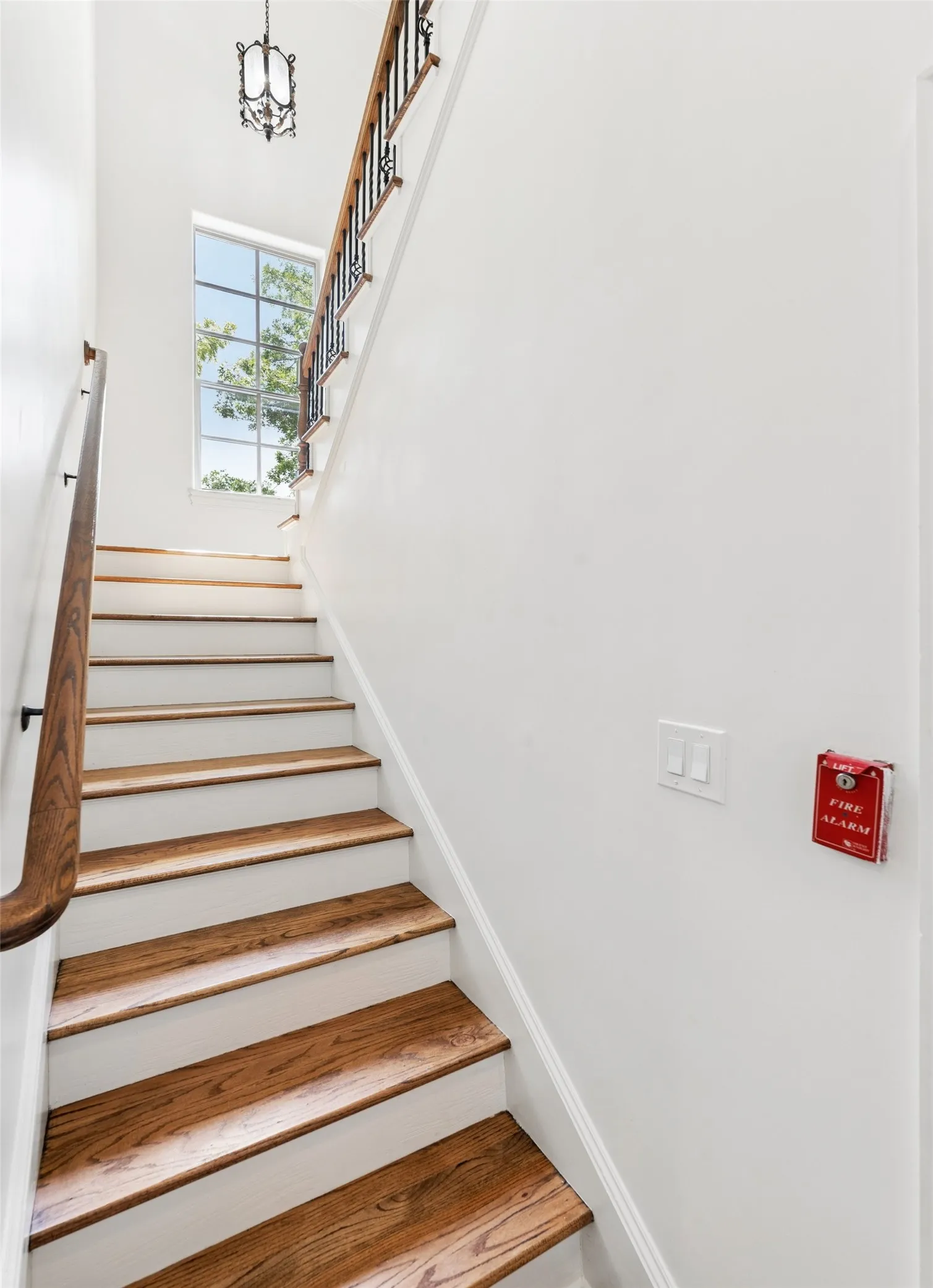 Condominium For Sale in Tarrant County , 53 Piazza Lane 110, Colleyville, Texas 76034, 4 Bedroom, 4 Bathroom, 2 Garage spaces, 3,214 Sqft, built in 2004, mls#21322849, Real Estate Agent in Colleyville, Homes For Sale in Tarrant county, Homes For Sale in Colleyville, Realtor in Colleyville Texas, Real Estate Brokerage Independent Realty Texas, Luminita Cordes Realtor