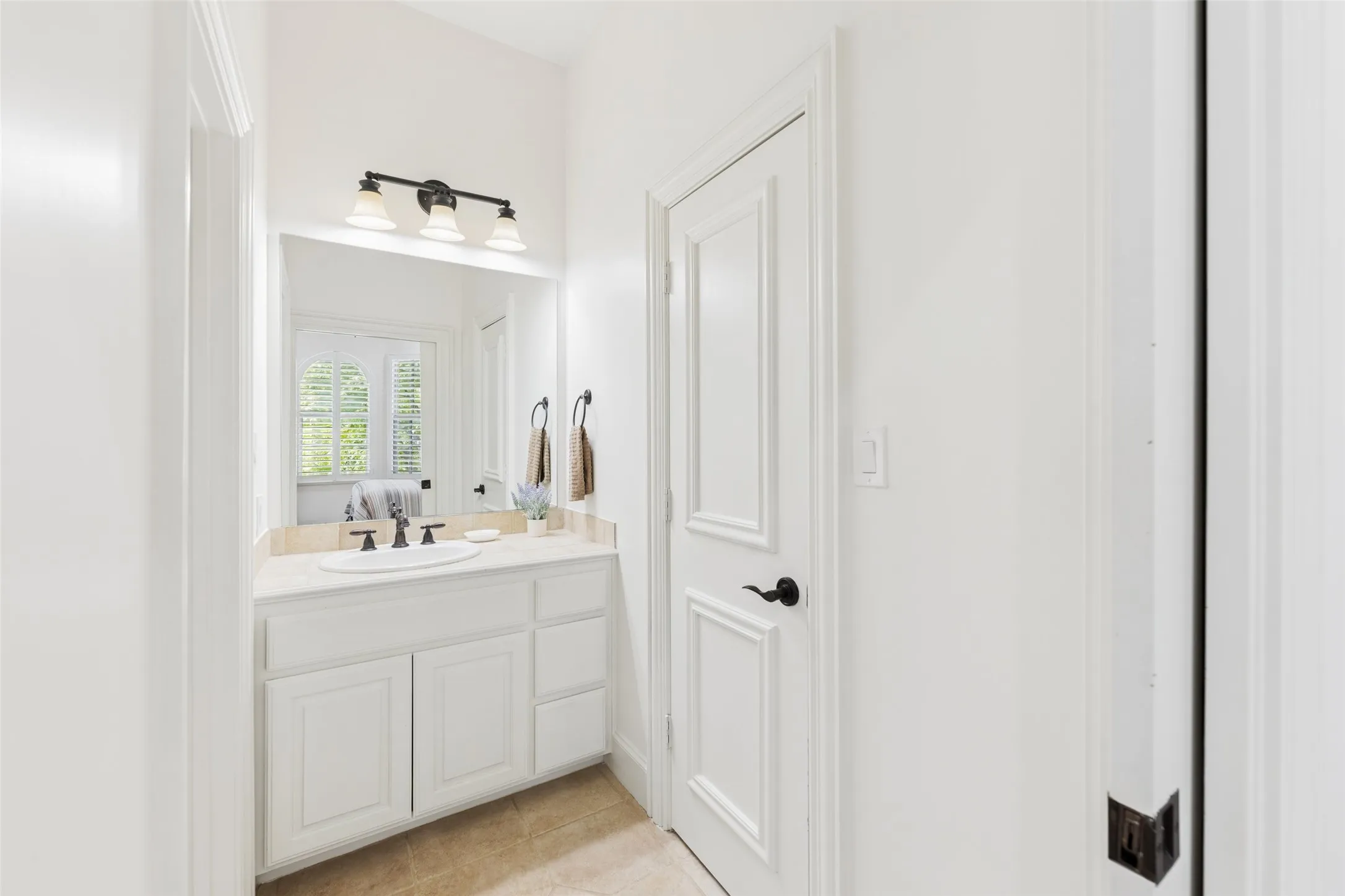 Condominium For Sale in Tarrant County , 53 Piazza Lane 110, Colleyville, Texas 76034, 4 Bedroom, 4 Bathroom, 2 Garage spaces, 3,214 Sqft, built in 2004, mls#21322849, Real Estate Agent in Colleyville, Homes For Sale in Tarrant county, Homes For Sale in Colleyville, Realtor in Colleyville Texas, Real Estate Brokerage Independent Realty Texas, Luminita Cordes Realtor