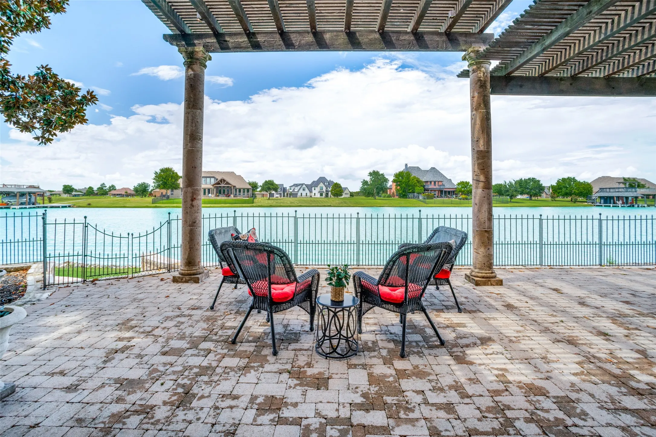 Single Family Residence For Sale in Collin County , 632 Calm Water Cove, Princeton, Texas 75407, 4 Bedroom, 8 Bathroom, 9 Garage spaces, 4,907 Sqft, built in 2008, mls#21328616, Real Estate Agent in Princeton, Homes For Sale in Collin county, Homes For Sale in Princeton, Realtor in Princeton Texas, Real Estate Brokerage Independent Realty Texas, Luminita Cordes Realtor