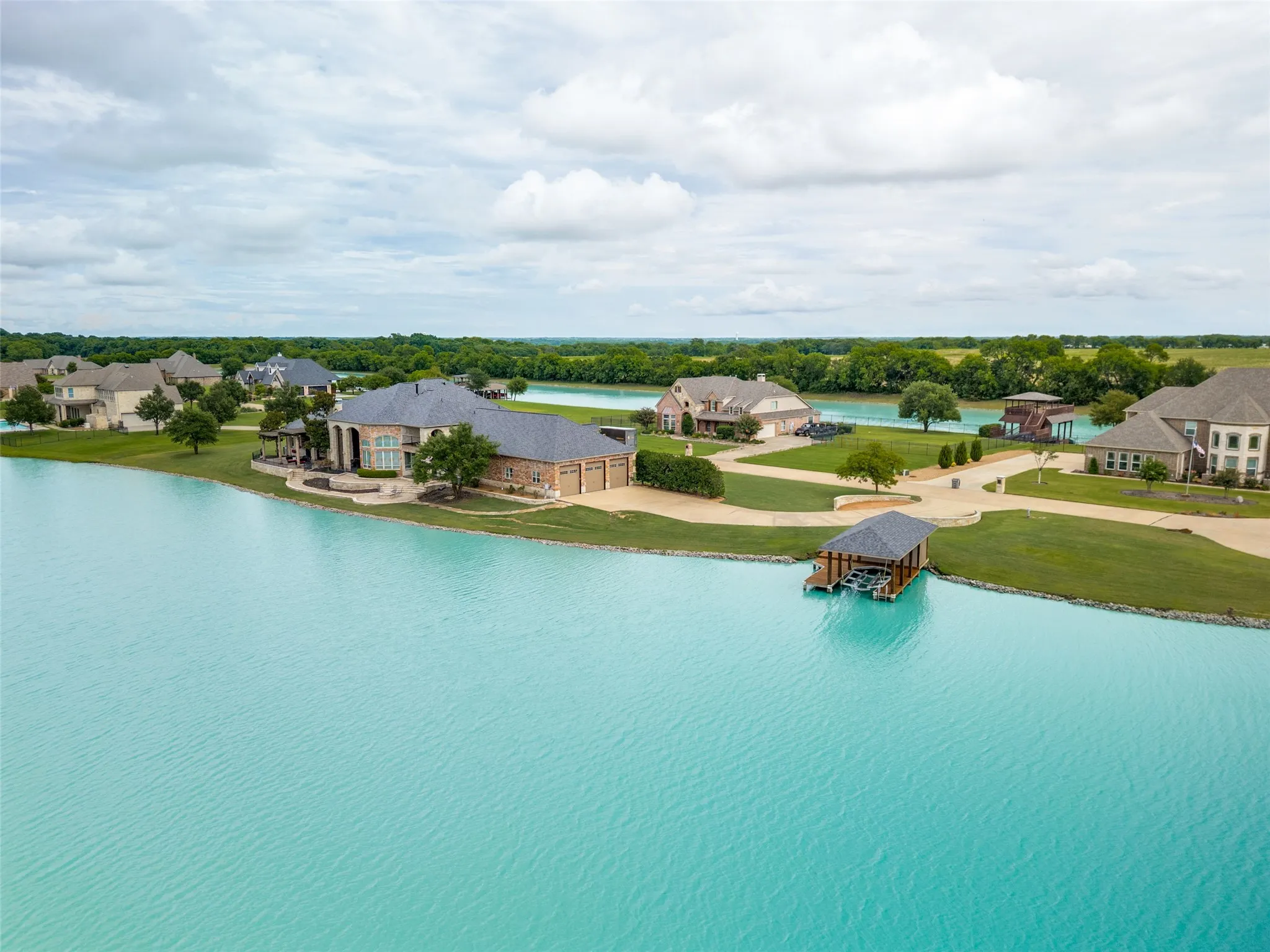 Single Family Residence For Sale in Collin County , 632 Calm Water Cove, Princeton, Texas 75407, 4 Bedroom, 8 Bathroom, 9 Garage spaces, 4,907 Sqft, built in 2008, mls#21328616, Real Estate Agent in Princeton, Homes For Sale in Collin county, Homes For Sale in Princeton, Realtor in Princeton Texas, Real Estate Brokerage Independent Realty Texas, Luminita Cordes Realtor