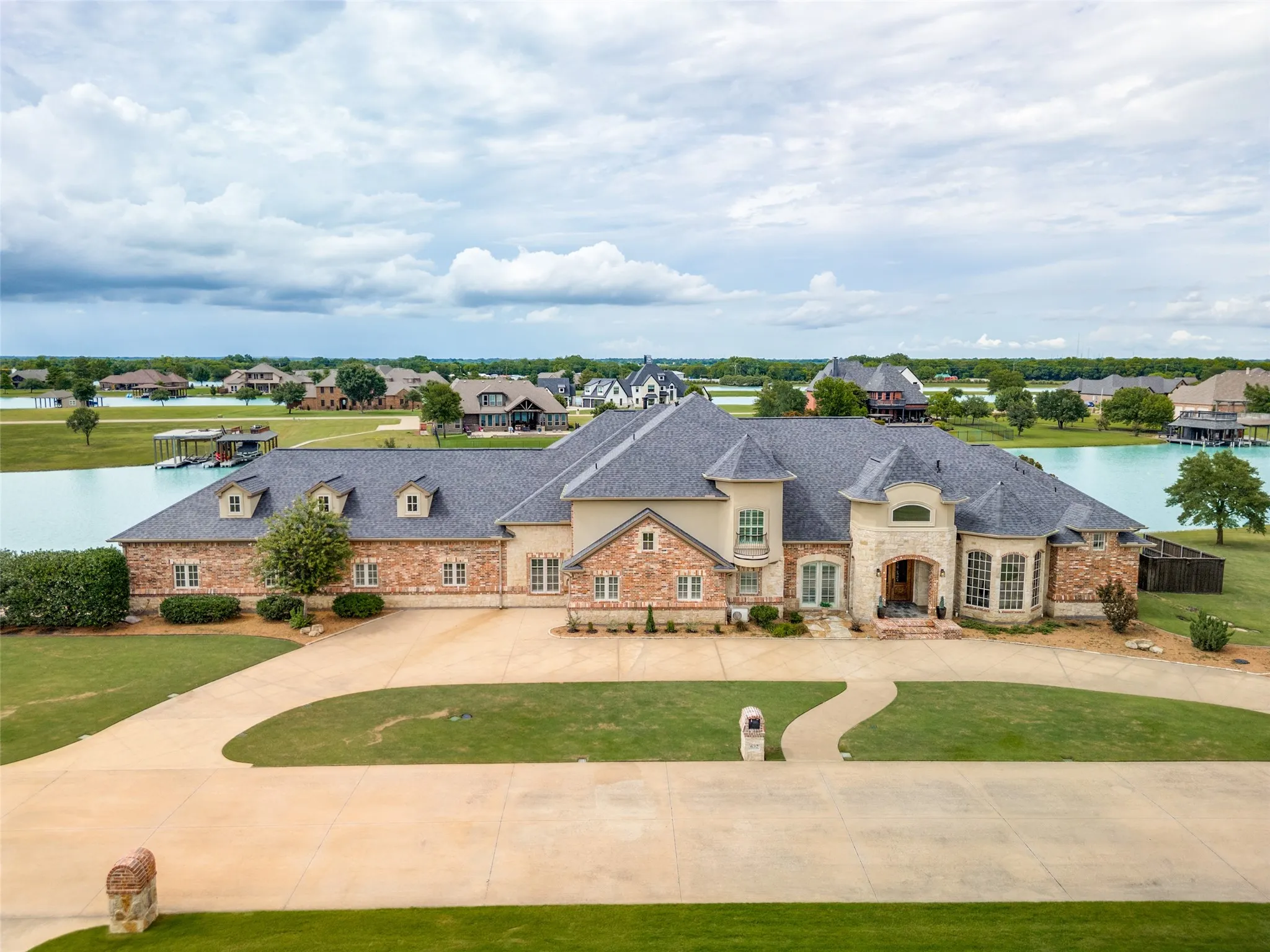 Single Family Residence For Sale in Collin County , 632 Calm Water Cove, Princeton, Texas 75407, 4 Bedroom, 8 Bathroom, 9 Garage spaces, 4,907 Sqft, built in 2008, mls#21328616, Real Estate Agent in Princeton, Homes For Sale in Collin county, Homes For Sale in Princeton, Realtor in Princeton Texas, Real Estate Brokerage Independent Realty Texas, Luminita Cordes Realtor