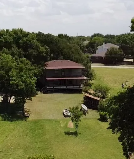 Single Family Residence For Sale in Denton County , 125 Lewis Drive, Little Elm, Texas 75068, 3 Bedroom, 2 Bathroom, Garage spaces, 2,000 Sqft, built in 1976, mls#21332481, Real Estate Agent in Little Elm, Homes For Sale in Denton county, Homes For Sale in Little Elm, Realtor in Little Elm Texas, Real Estate Brokerage Independent Realty Texas, Luminita Cordes Realtor