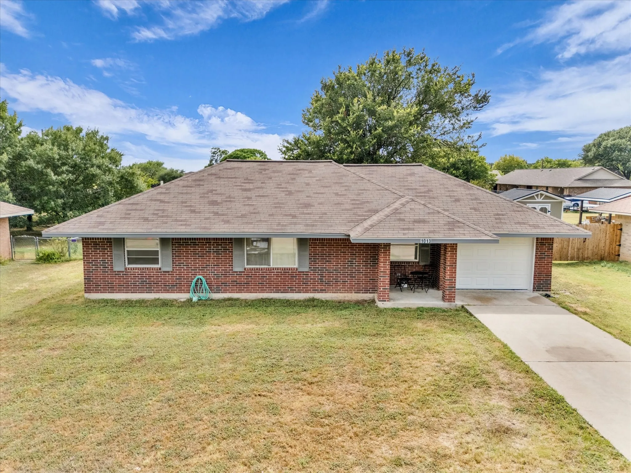 Single Family Residence For Sale in Mc Lennan County , 1013 S Madison Street, Mc Gregor, Texas 76657, 3 Bedroom, 1 Bathroom, 1 Garage spaces, 1,351 Sqft, built in 1994, mls#21331301, Real Estate Agent in Mc Gregor, Homes For Sale in Mc Lennan county, Homes For Sale in Mc Gregor, Realtor in Mc Gregor Texas, Real Estate Brokerage Independent Realty Texas, Luminita Cordes Realtor
