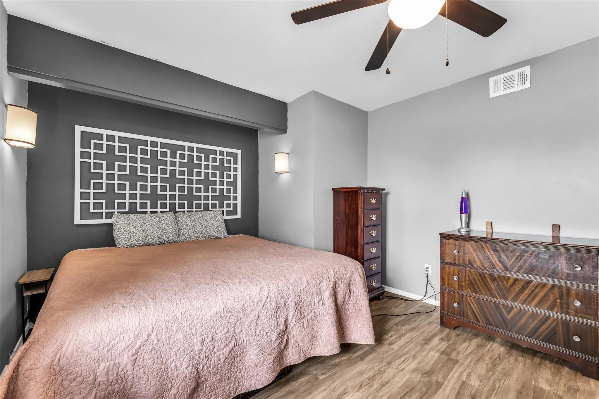 Single Family Residence For Sale in Mc Lennan County , 1013 S Madison Street, Mc Gregor, Texas 76657, 3 Bedroom, 1 Bathroom, 1 Garage spaces, 1,351 Sqft, built in 1994, mls#21331301, Real Estate Agent in Mc Gregor, Homes For Sale in Mc Lennan county, Homes For Sale in Mc Gregor, Realtor in Mc Gregor Texas, Real Estate Brokerage Independent Realty Texas, Luminita Cordes Realtor