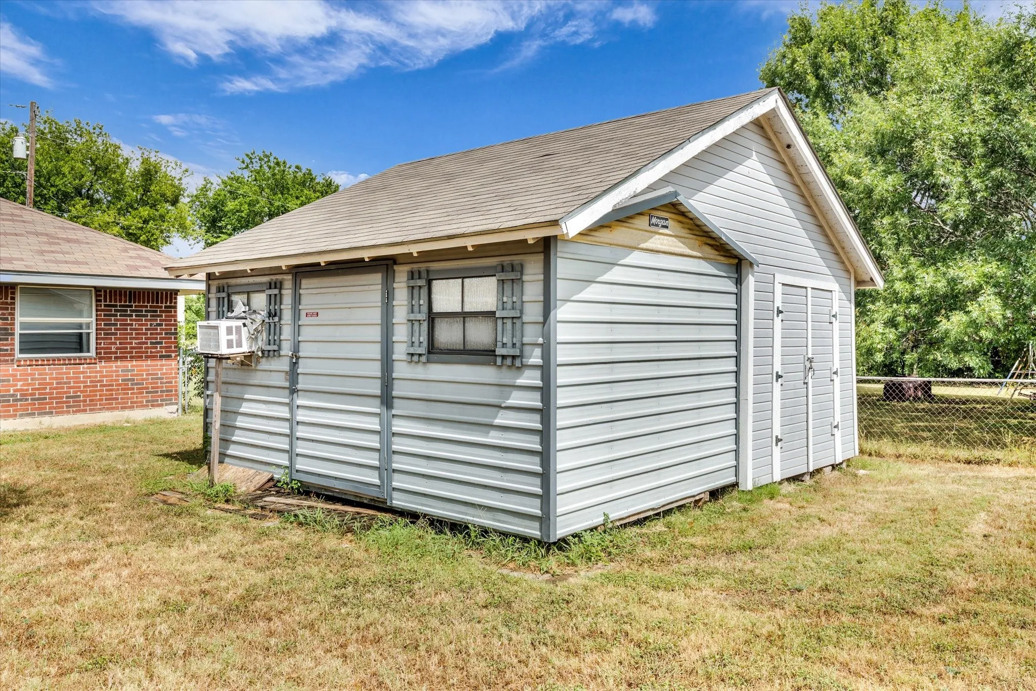 Single Family Residence For Sale in Mc Lennan County , 1013 S Madison Street, Mc Gregor, Texas 76657, 3 Bedroom, 1 Bathroom, 1 Garage spaces, 1,351 Sqft, built in 1994, mls#21331301, Real Estate Agent in Mc Gregor, Homes For Sale in Mc Lennan county, Homes For Sale in Mc Gregor, Realtor in Mc Gregor Texas, Real Estate Brokerage Independent Realty Texas, Luminita Cordes Realtor